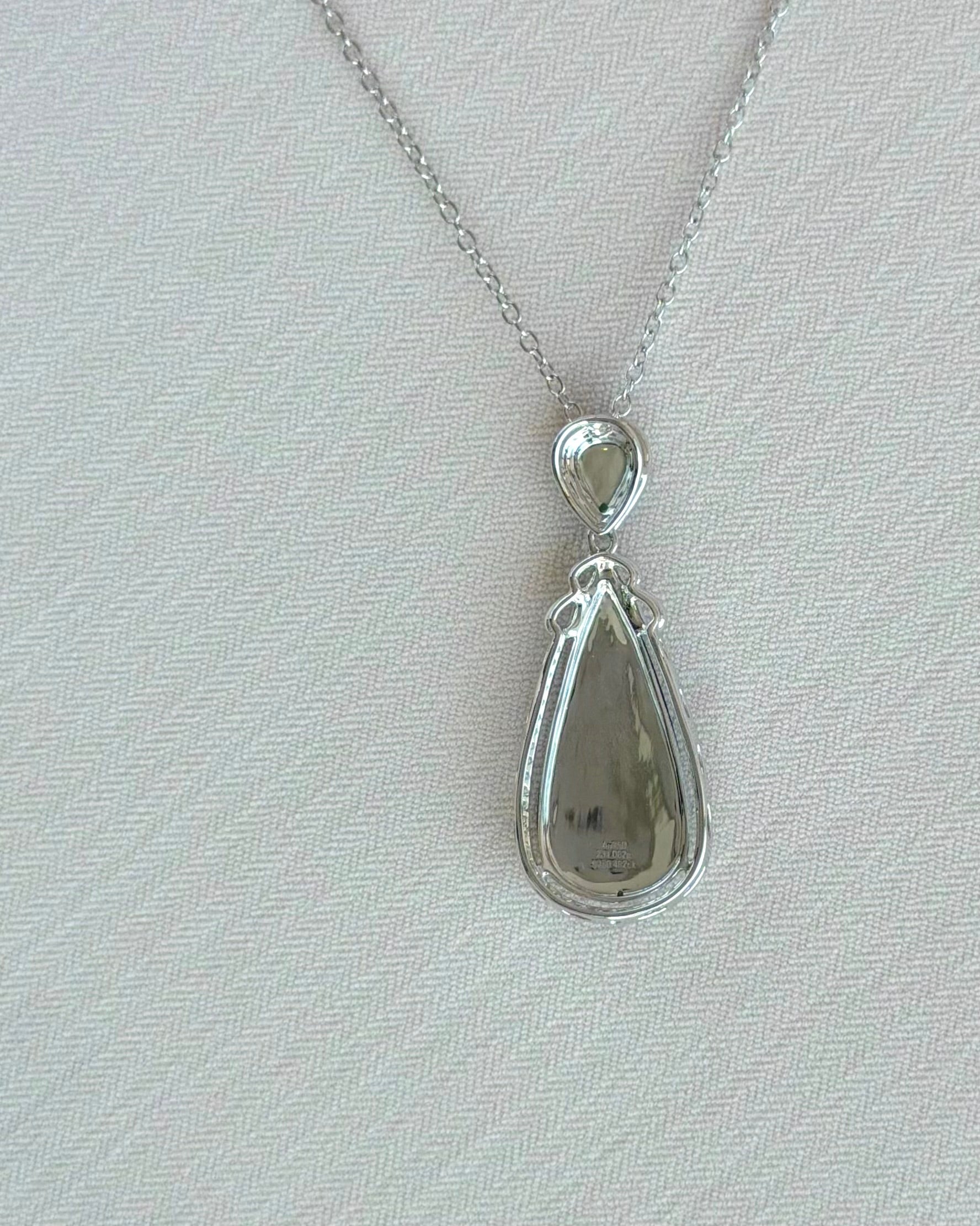 Imperial Emerald Jade Pendant 帝王凝露 (Preview)