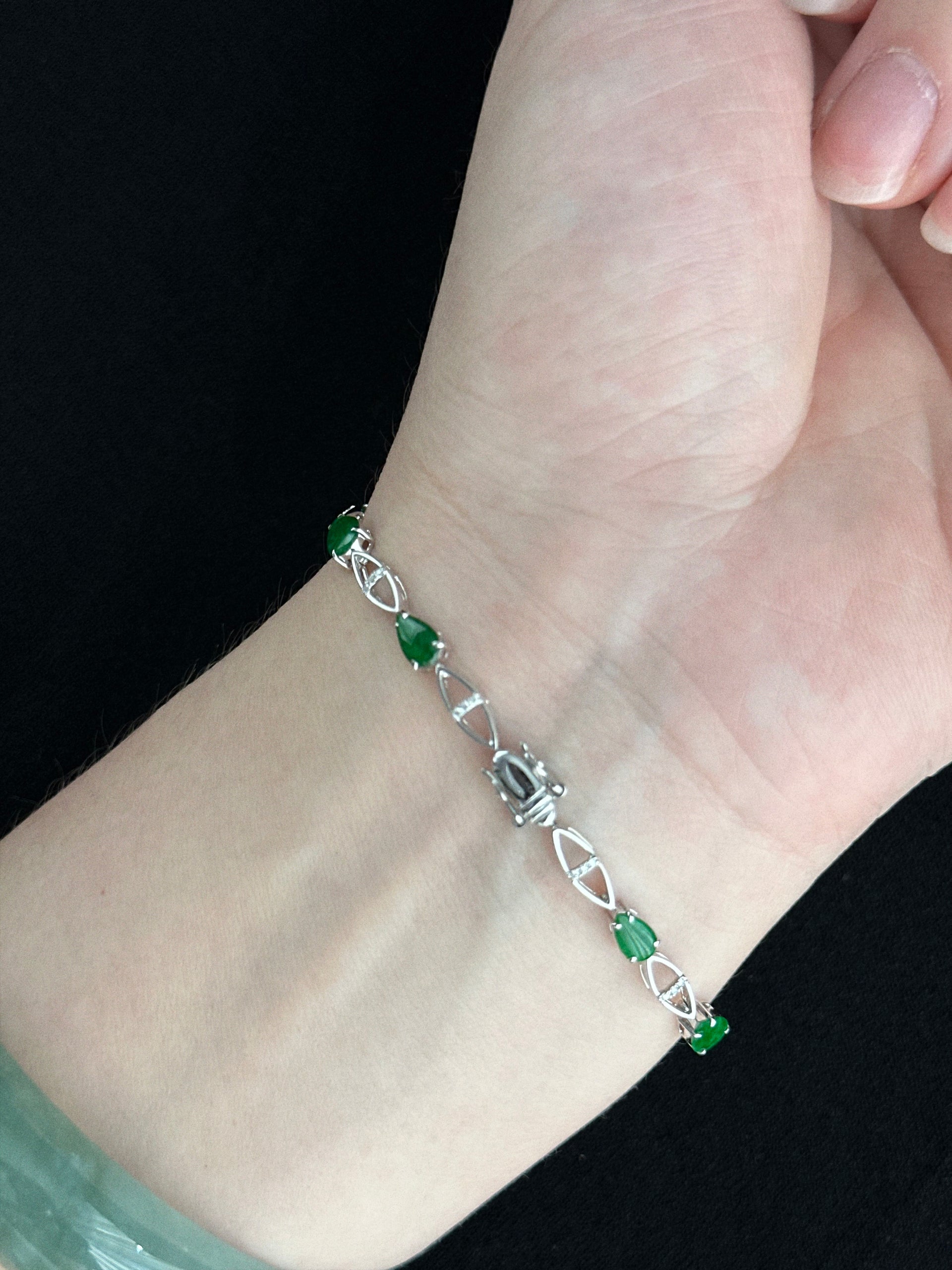 River of Emerald Light Jadeite Bracelet 翠影流光