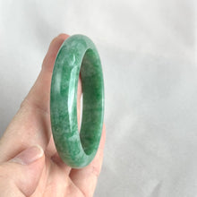 Load image into Gallery viewer, 翡翠之春 Emerald Spring Jade Bangle 54.5mm
