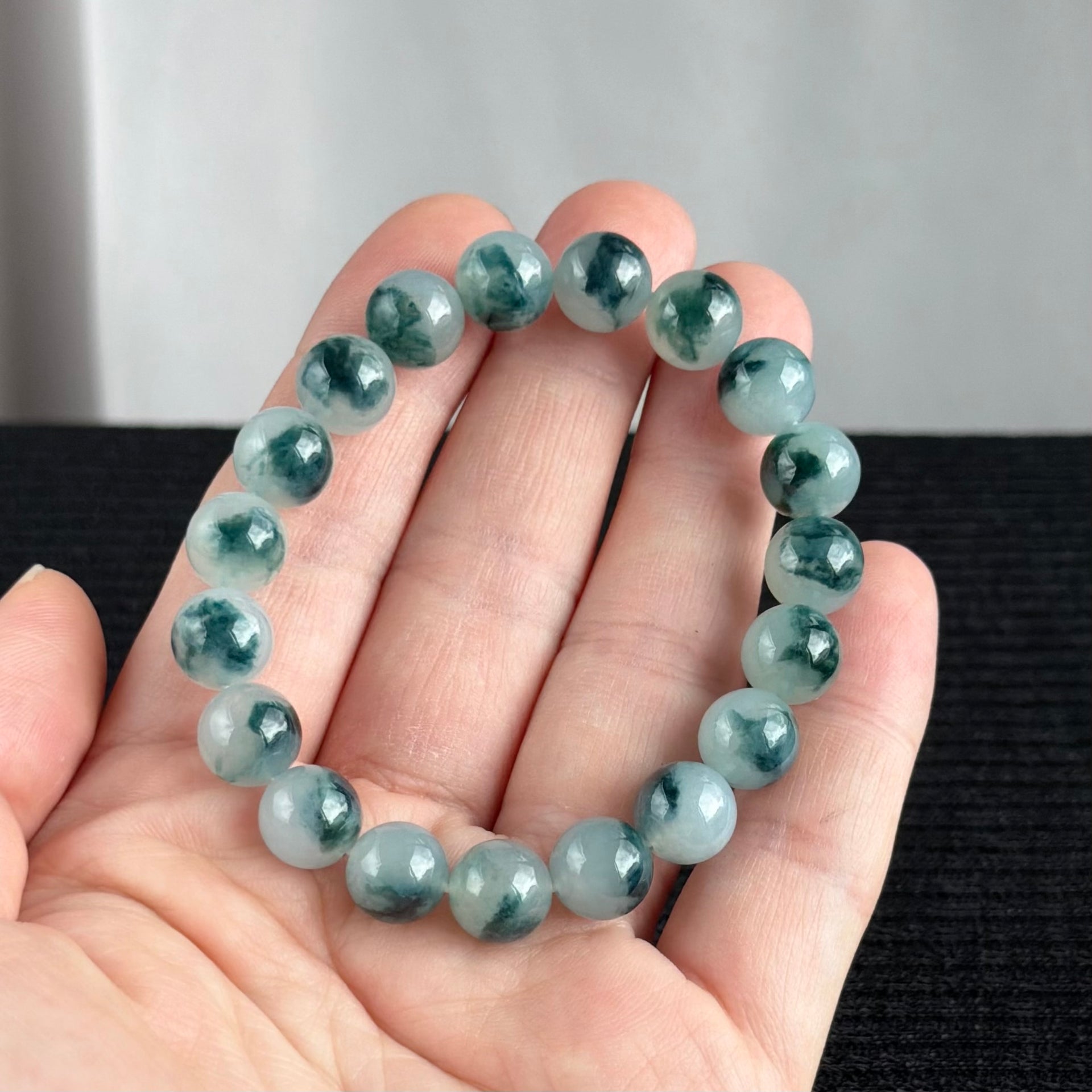 Whispers of Moss 10.0mm Jadeite Bracelet 青苔私语