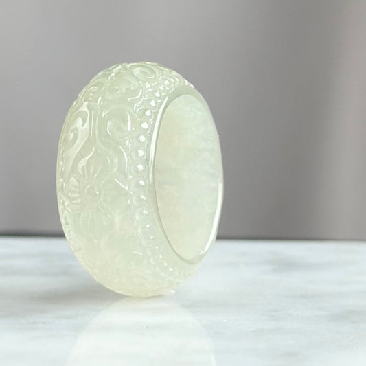 17.2mm Veil of White Petals Jadeite Ring 素瓣轻纱