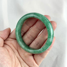 Load image into Gallery viewer, 翡翠之春 Emerald Spring Jade Bangle 54.5mm
