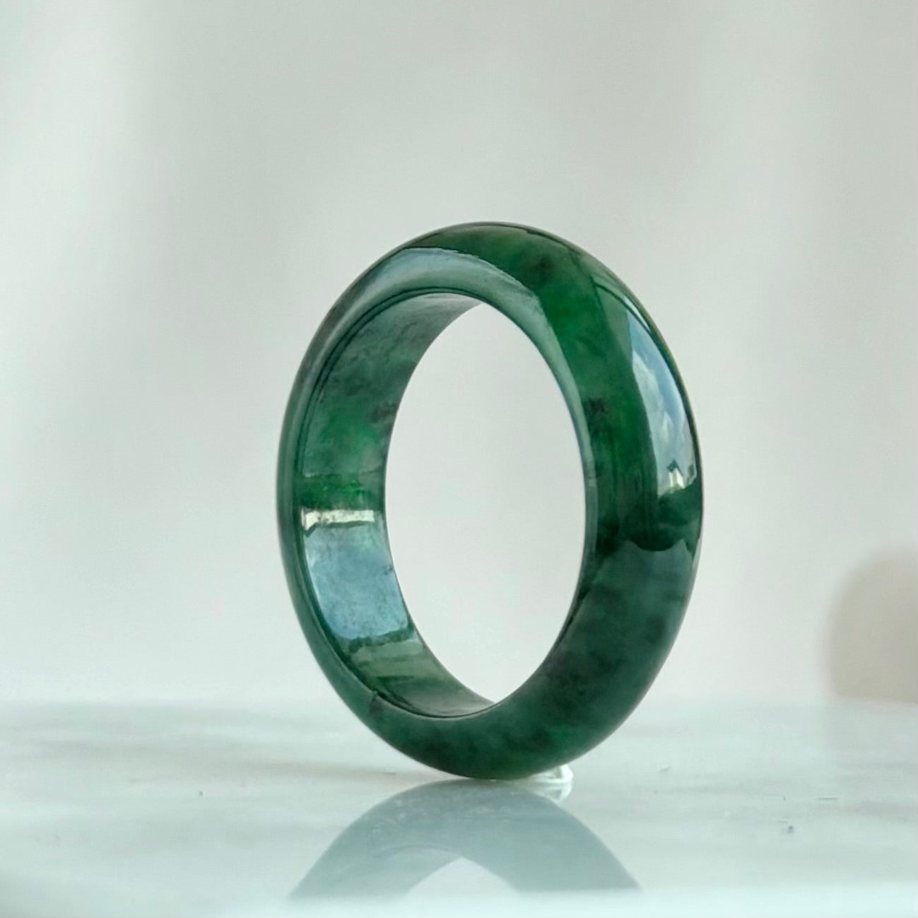 19.1mm Whispering Light Jadeite Ring 绿光森林