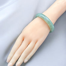 Load image into Gallery viewer, 110688 57.1mm Highly Translucent Grape Green Jadeite Bangle

