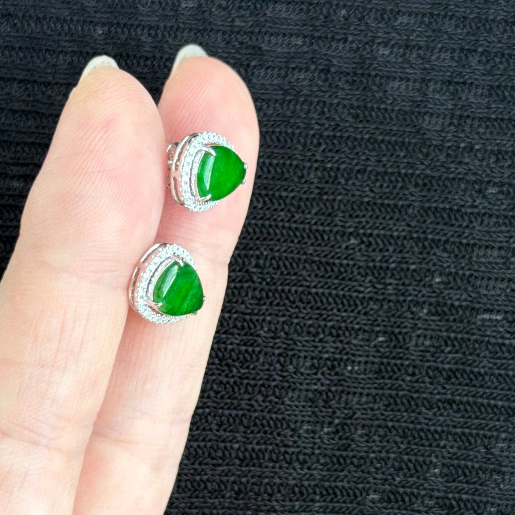 The Morning Dew Jadeite Earrings 露沁春枝