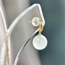 Load image into Gallery viewer, 102568 Icy White Jadeite Earring with 18K Yellow Gold
