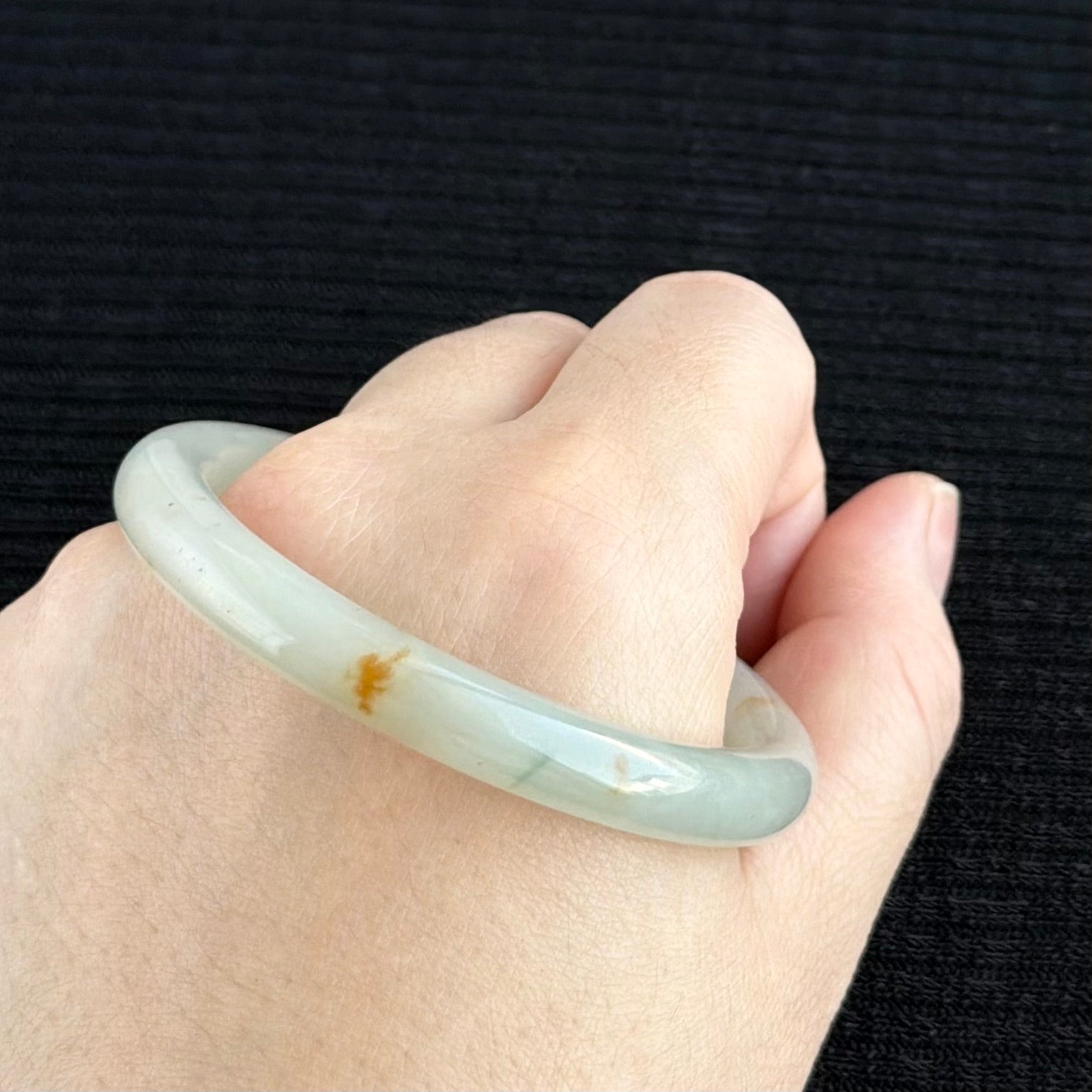 Golden Blossoms on First Snow Jadeite Bangle 54.6mm 雪里金桂