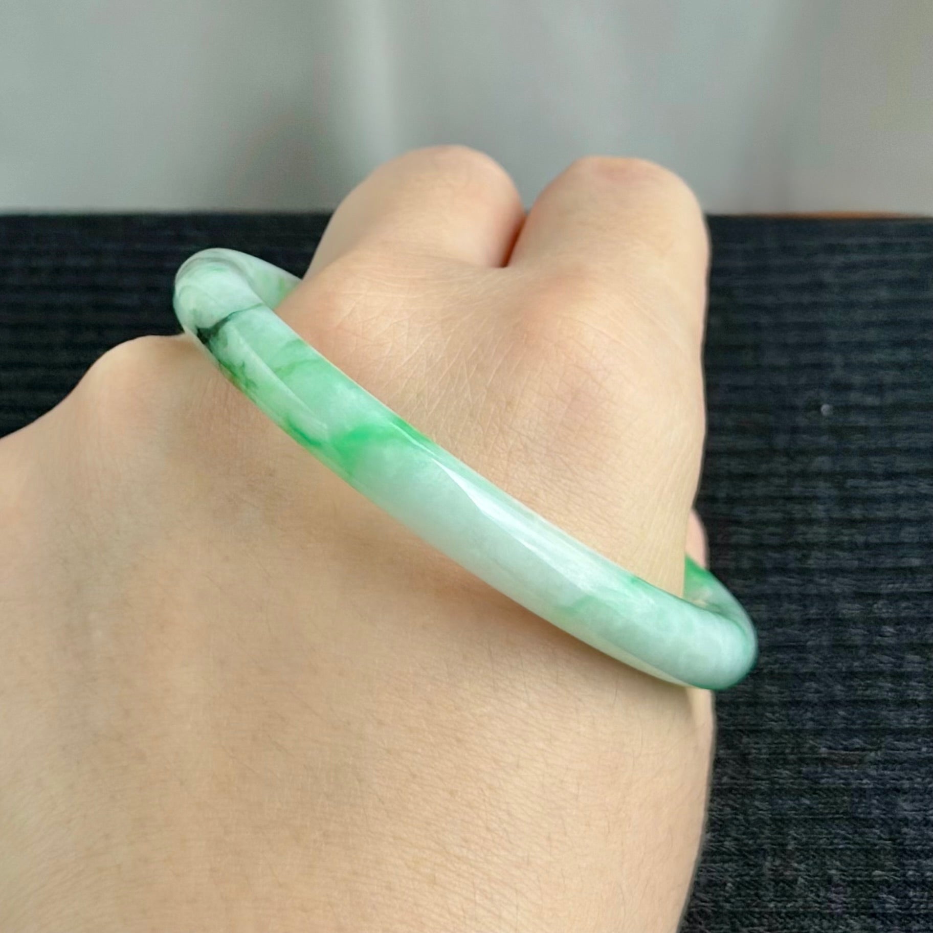 Spring Snow & the Sunlit Sprout Jadeite Bangle 56.2mm 春雪初霁