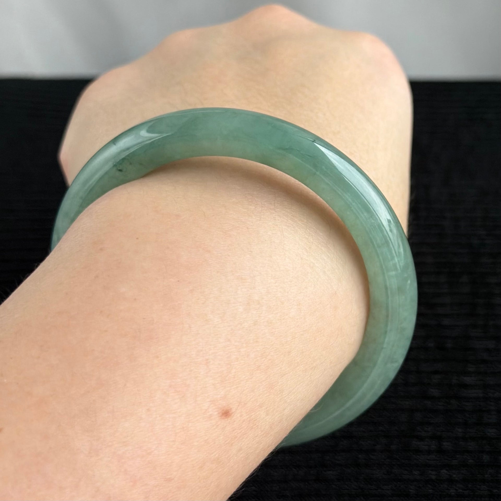 West Lake Mist Rounded Jadeite Bangle 56.5mm 西湖烟雨