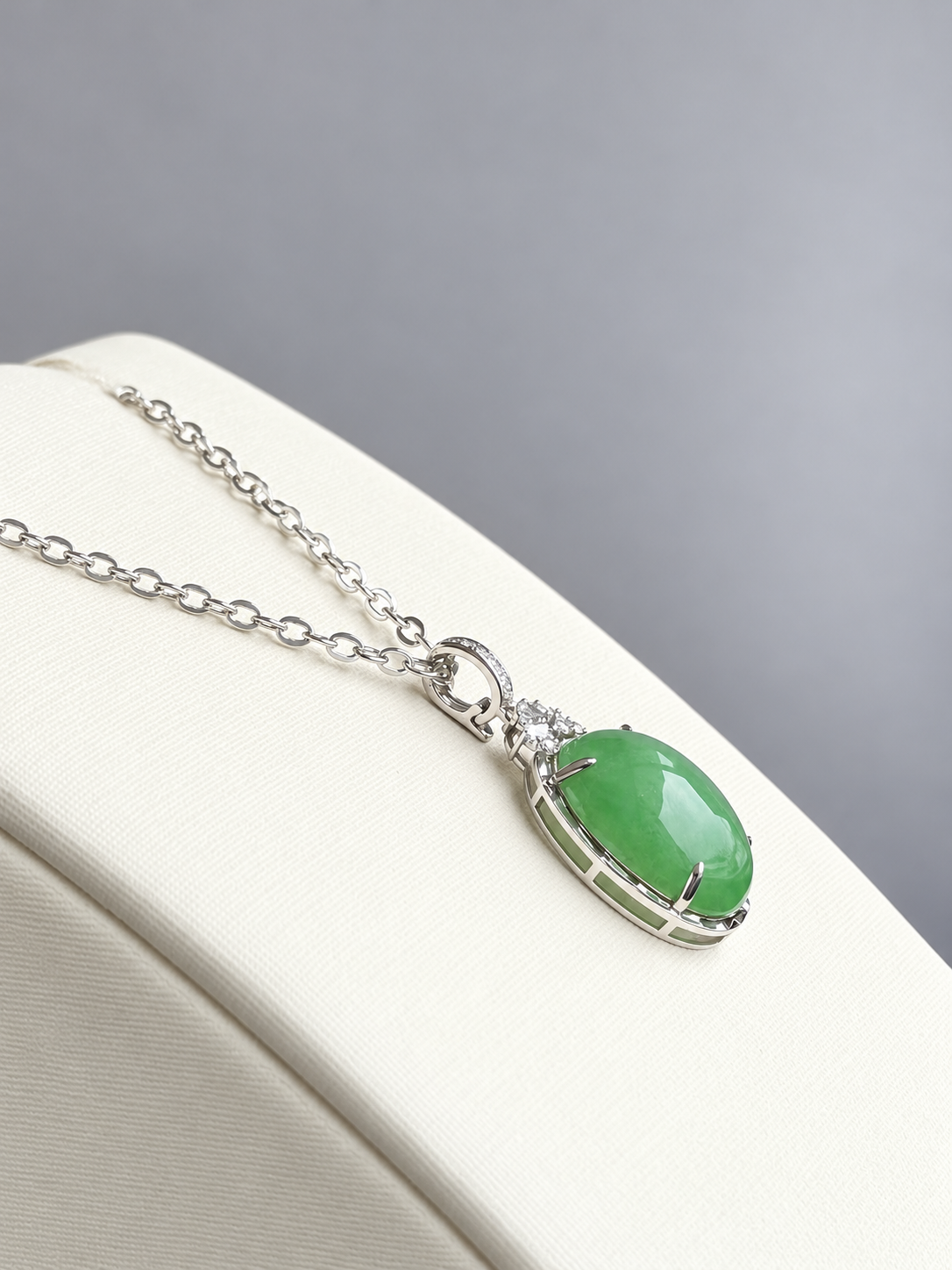 Jade Spring Vase Jadeite Pendant 玉壶春 (Preview)
