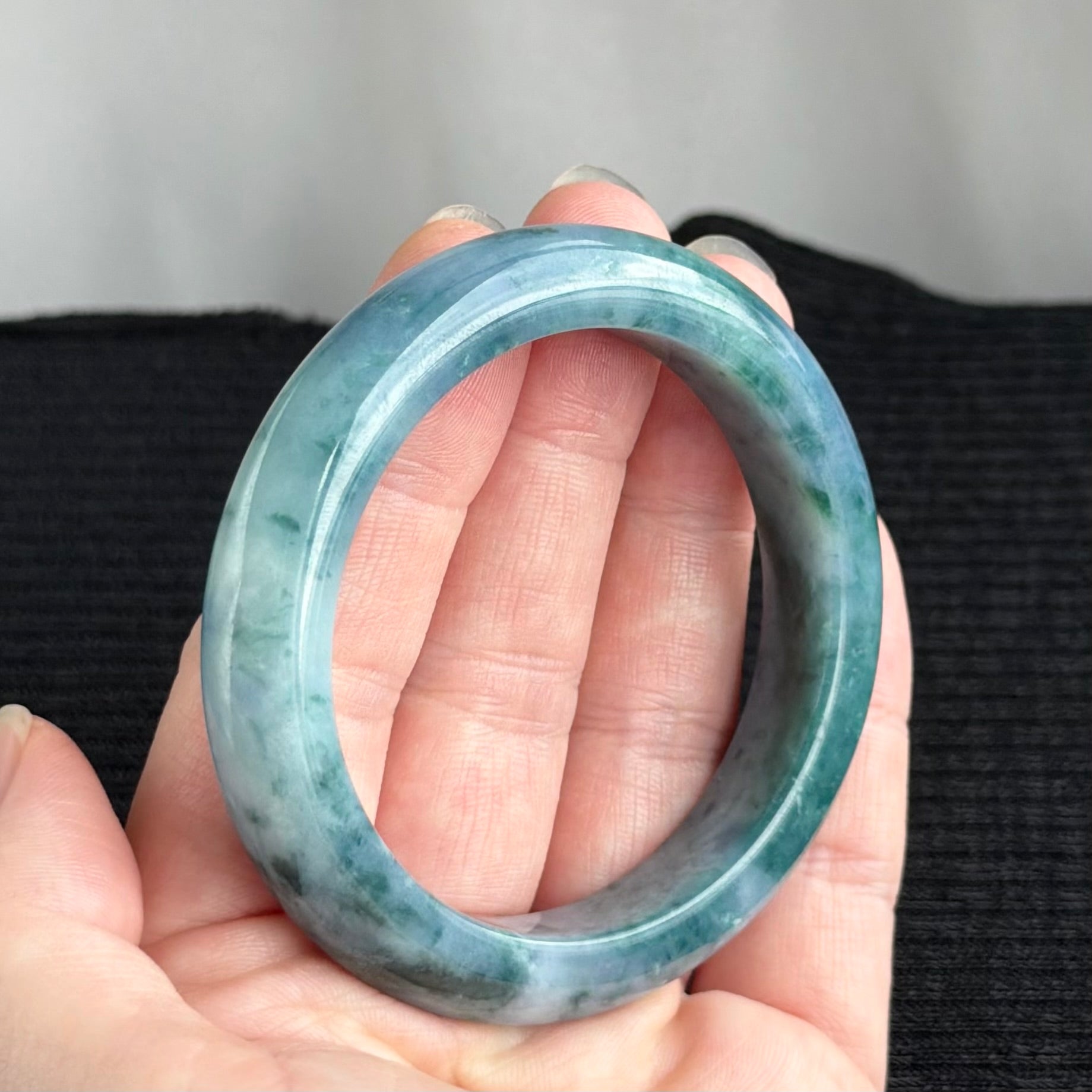 Lilac Mist over Emerald Hills Jadeite Bangle 54.9mm 紫霭青峦
