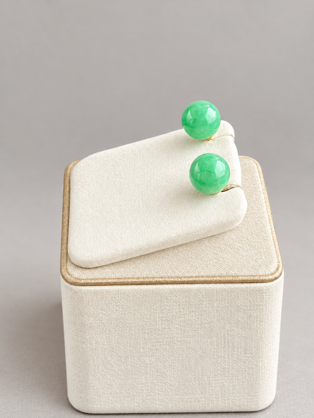 Spring Bud Jadeite Earring Studs 春芽