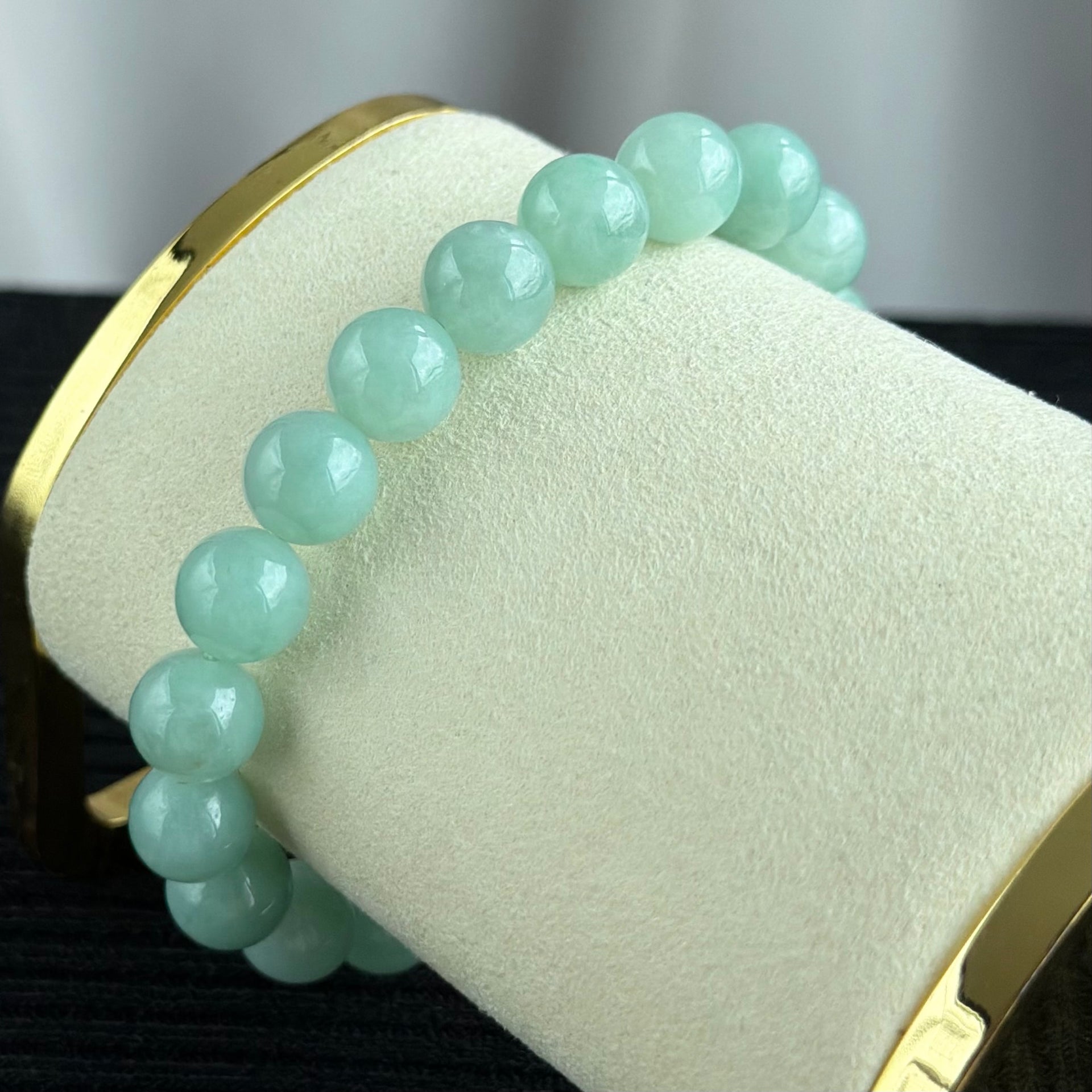 Misty Spring Jade 10.0mm Bracelet 春雾青沁