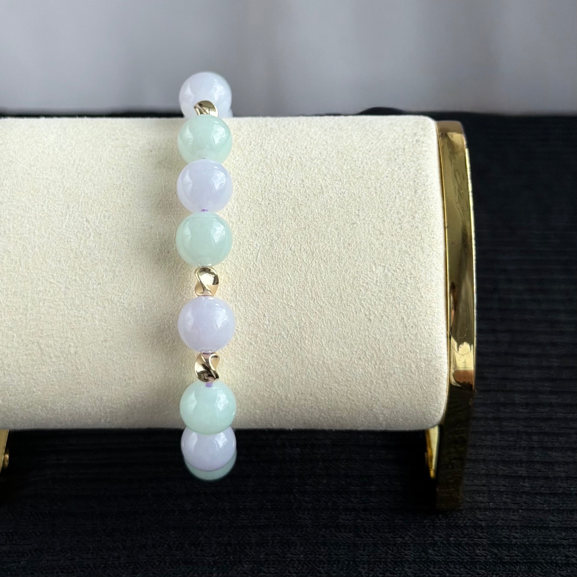 Spring Hush 10mm Jade Bracelet 春静