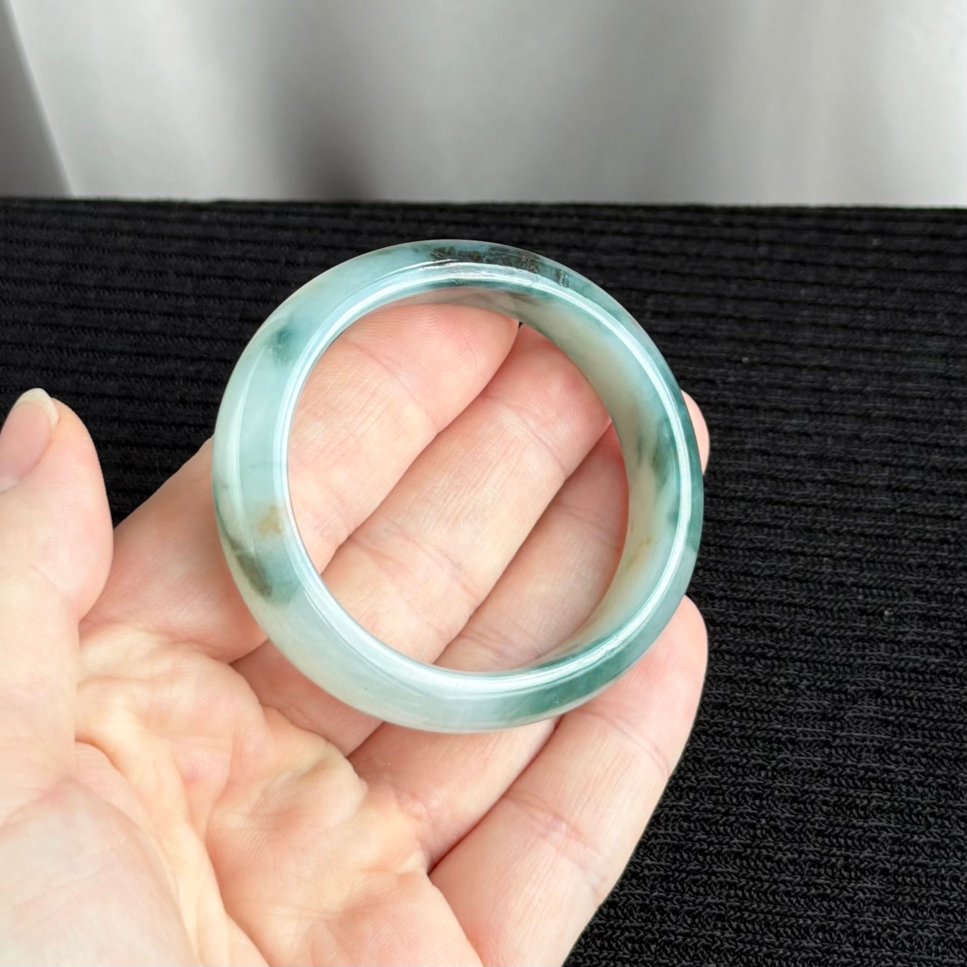 Jade with Red Petals Jadeite Oval Bangle 52.0mm 翠中绯瓣