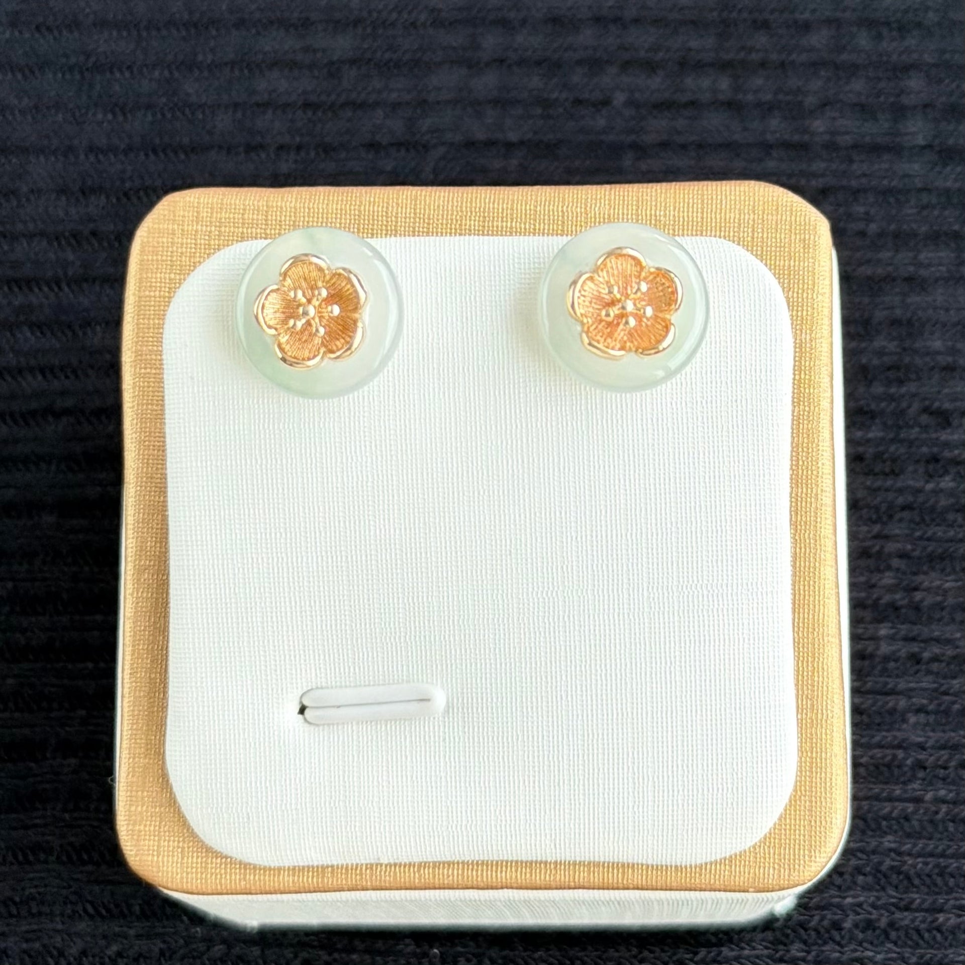 Petals in Moonlight Jadeite Earrings 月白绽蕊