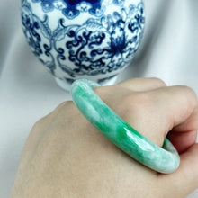 Load image into Gallery viewer, 55.4 mm 翠融初雪 Jade Meets First Snow Jadeite Bangle

