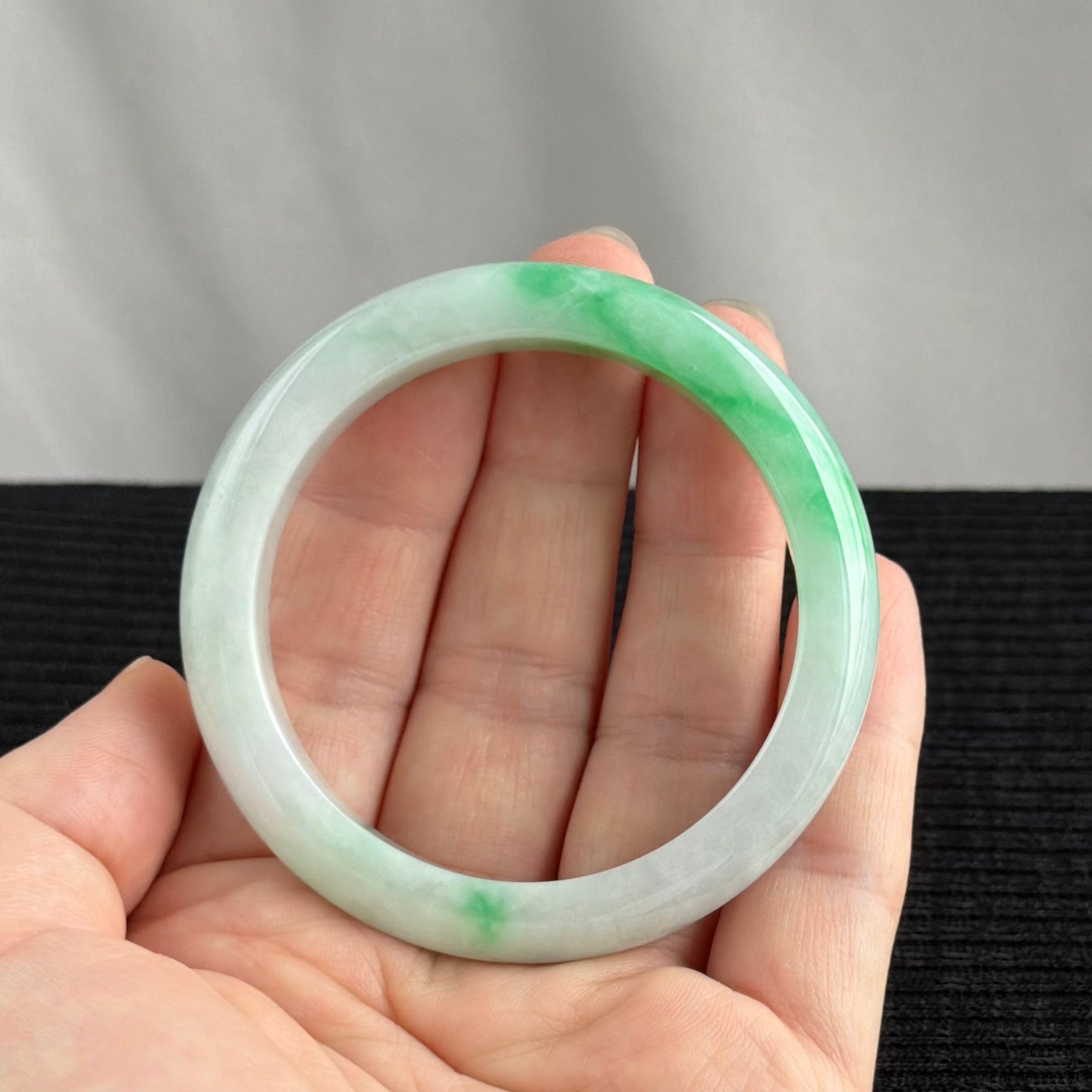 Celestial Silks Jadeite Bangle 54.5mm 天丝翠韵