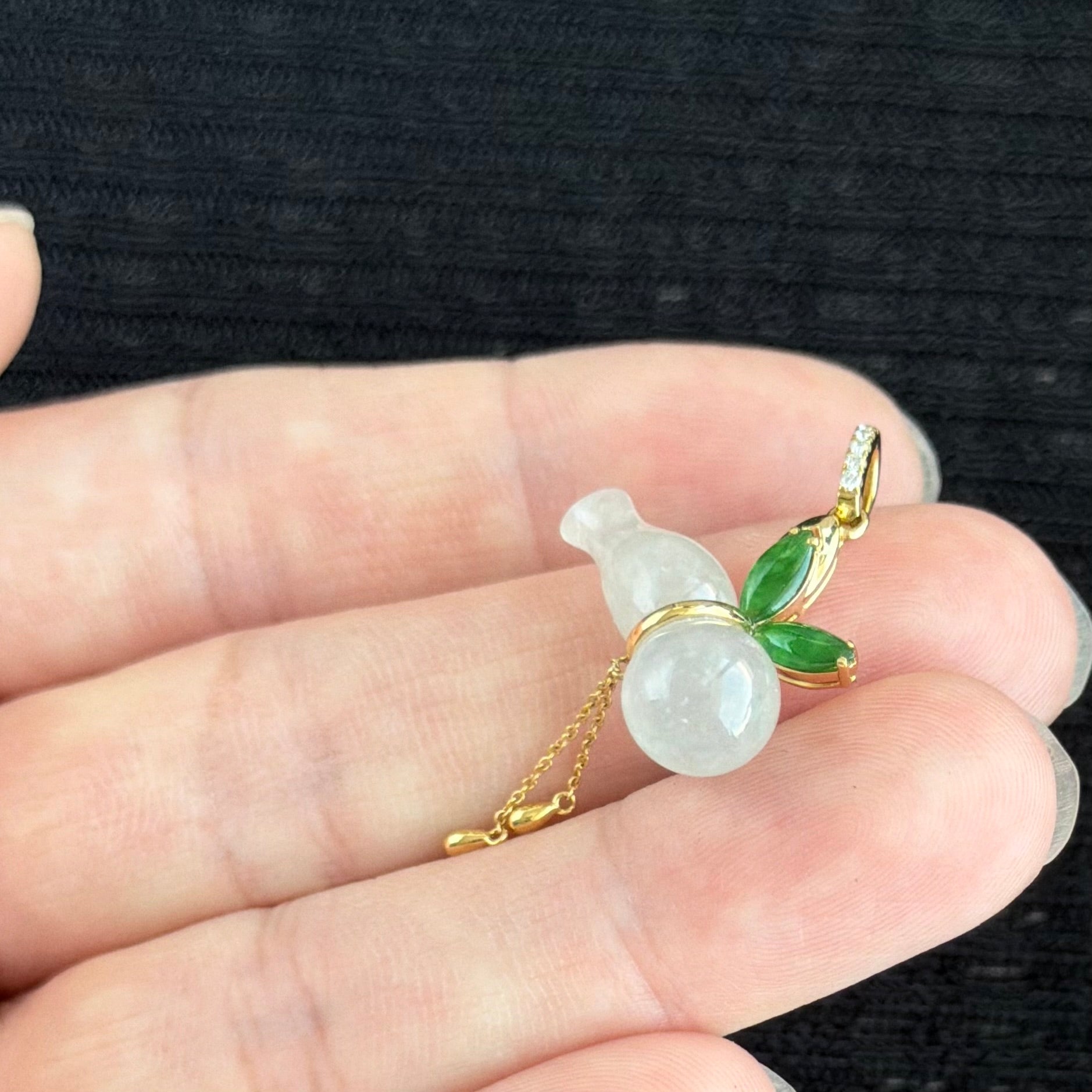 Moonlight over Emerald Vines Jadeite Pendant 月影摇翠