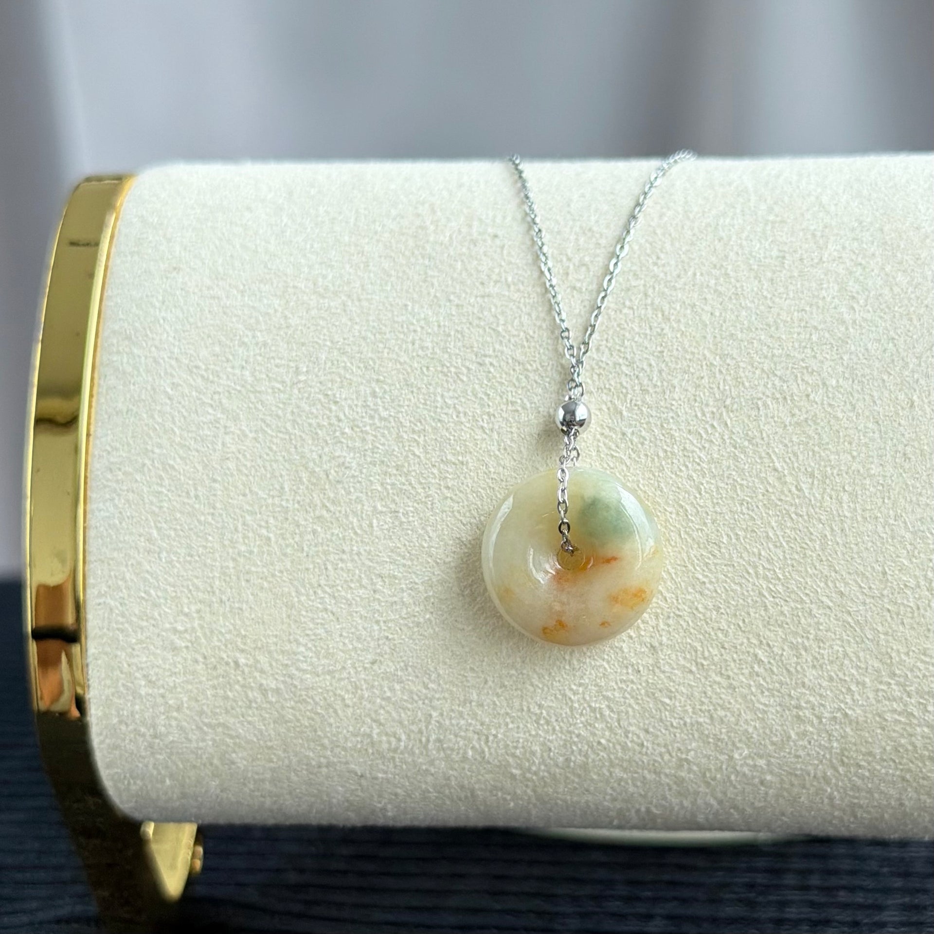 Glow Donut Pendant Collection 晶光平安扣