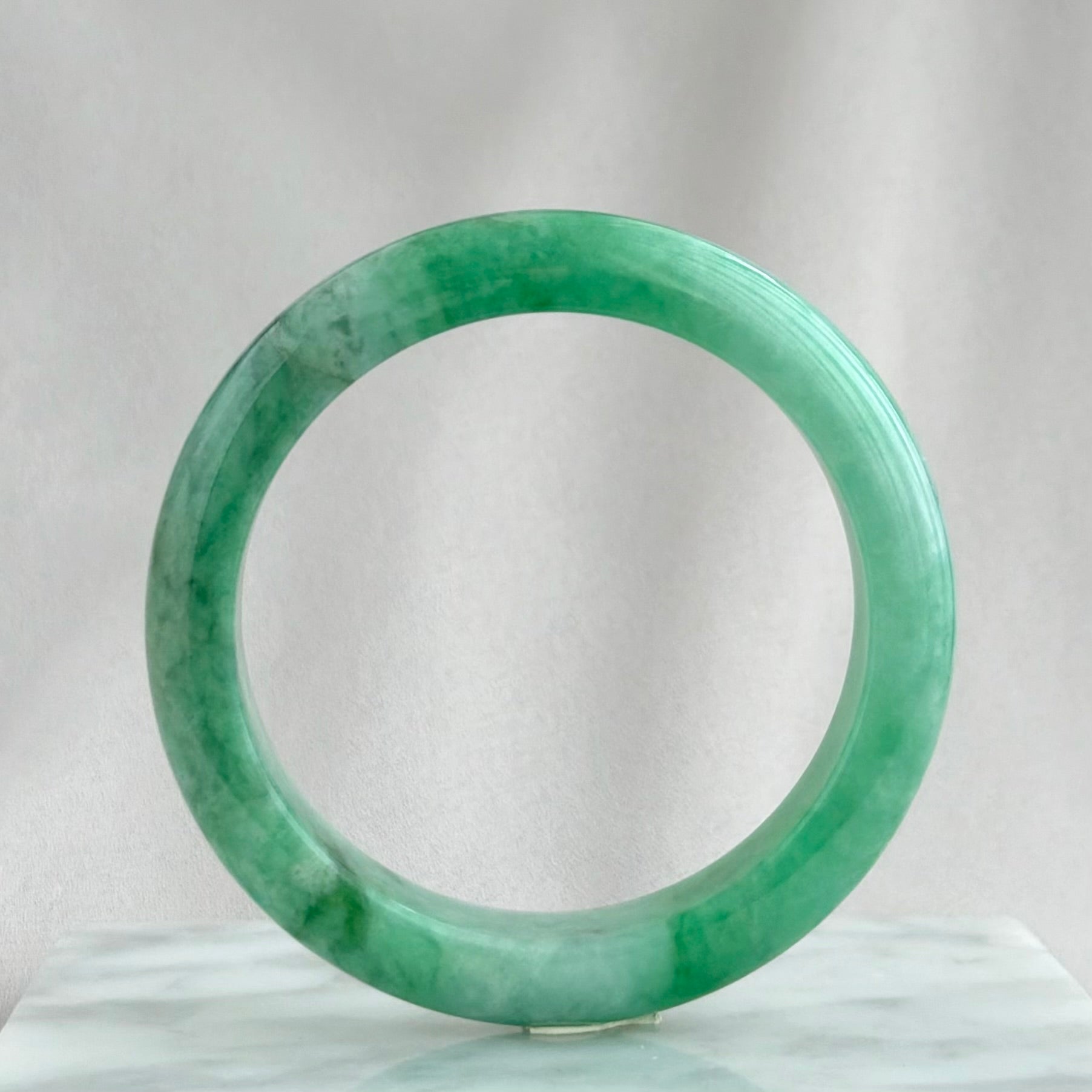 Jiuzhaigou’s Emerald Mirror 54.6mm Jadeite Bangle 九寨翠镜