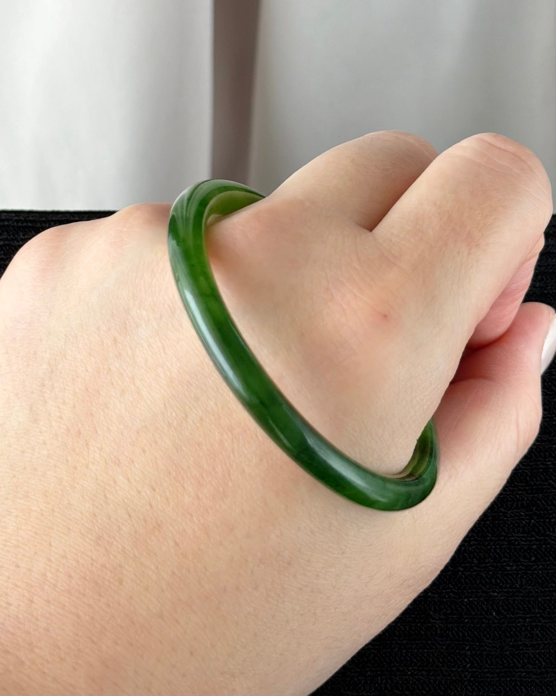 The Ancient Moss Garden 53.0mm Nephrite Bangle 古苑翠苔 (Preview)