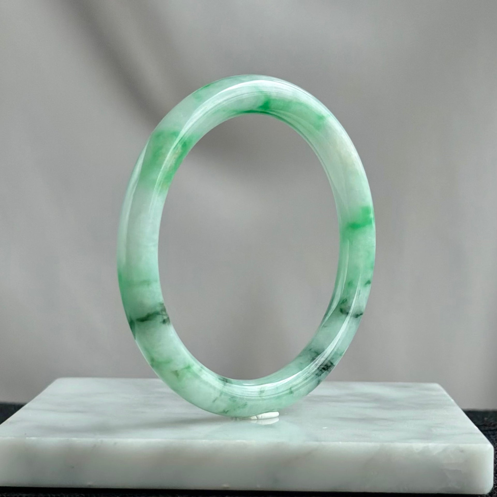Spring Snow & the Sunlit Sprout Jadeite Bangle 56.2mm 春雪初霁