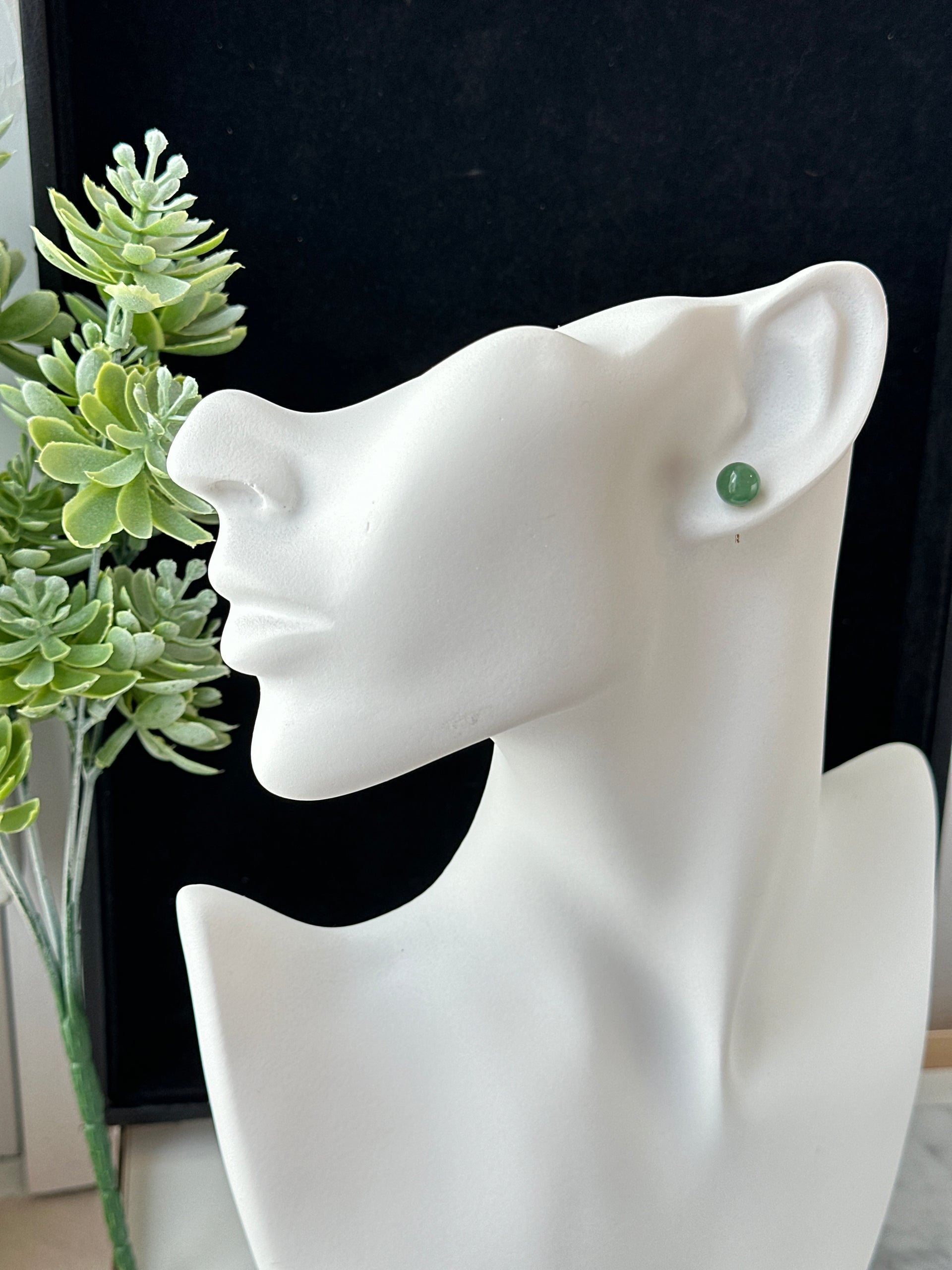 121189 Intense Green Jade Stud Earring with 18K Yellow Gold