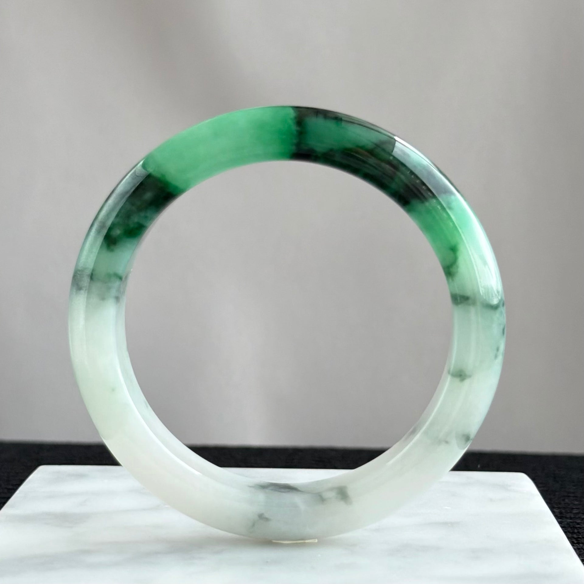 The Emerald Silk-Road Jadeite Bangle 54.3mm 碧丝万缕