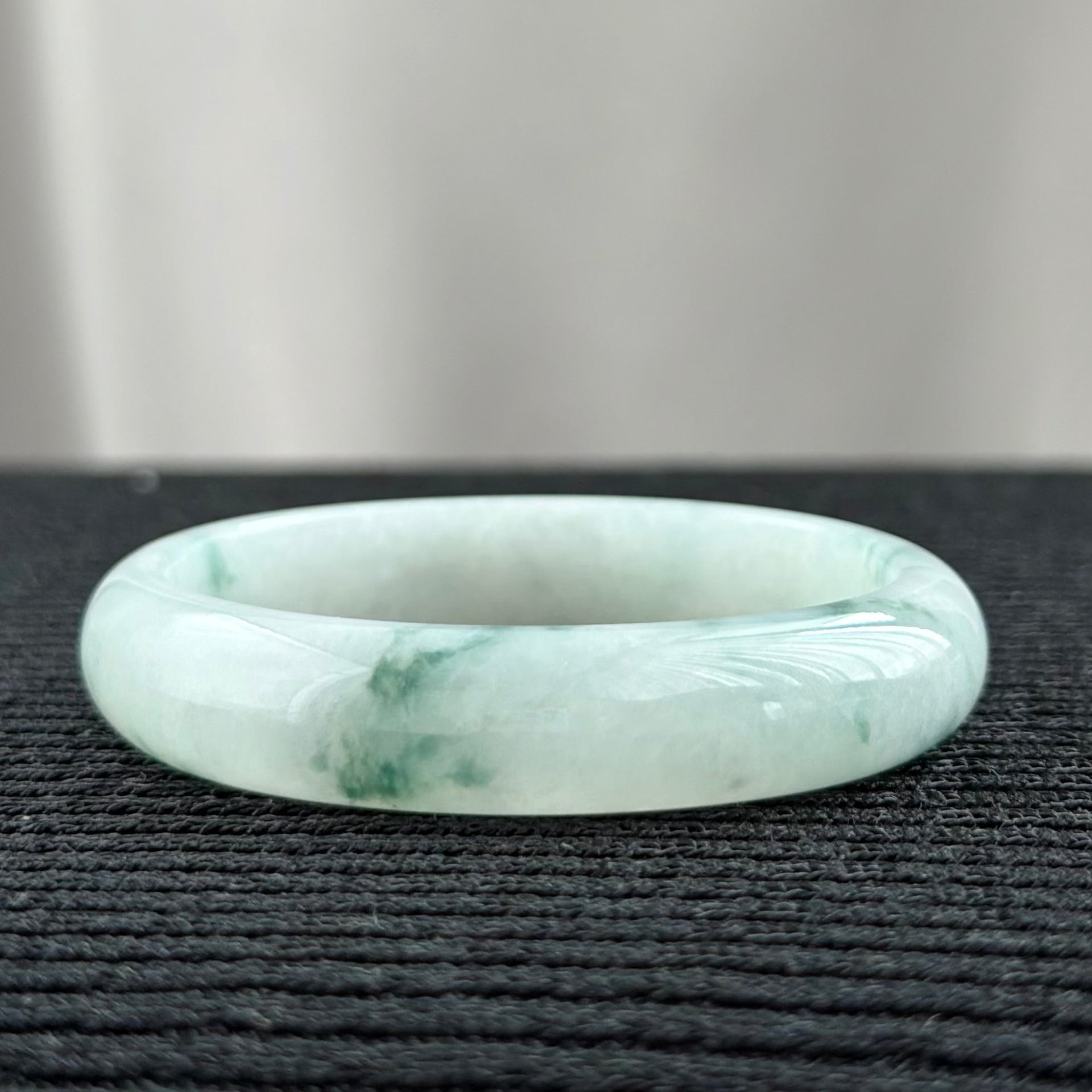 Jade in Bloom Jadeite Oval Bangle 53.1mm 翠意初绽