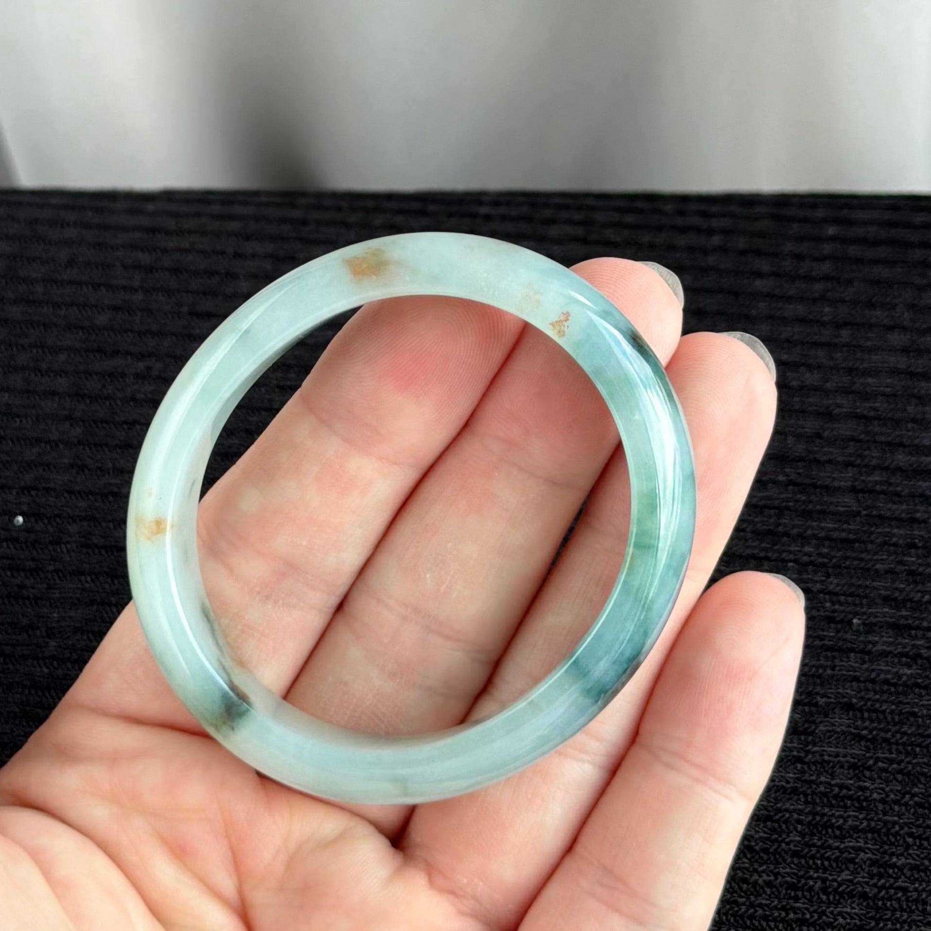 Jade with Red Petals Jadeite Oval Bangle 52.0mm 翠中绯瓣