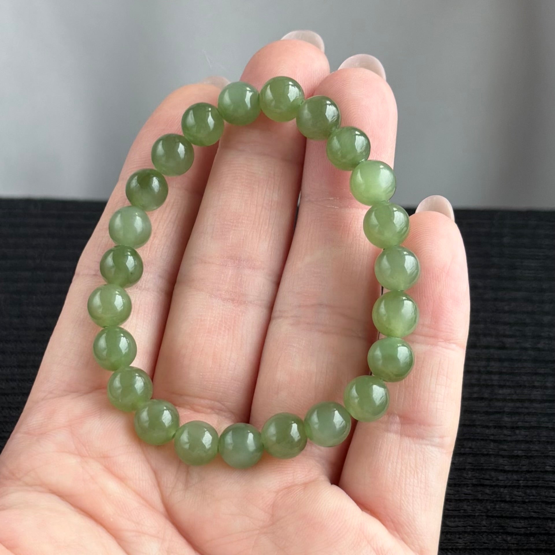 The Velvet Evergreen 8.0mm Nephrite Bracelet 绒翠常青