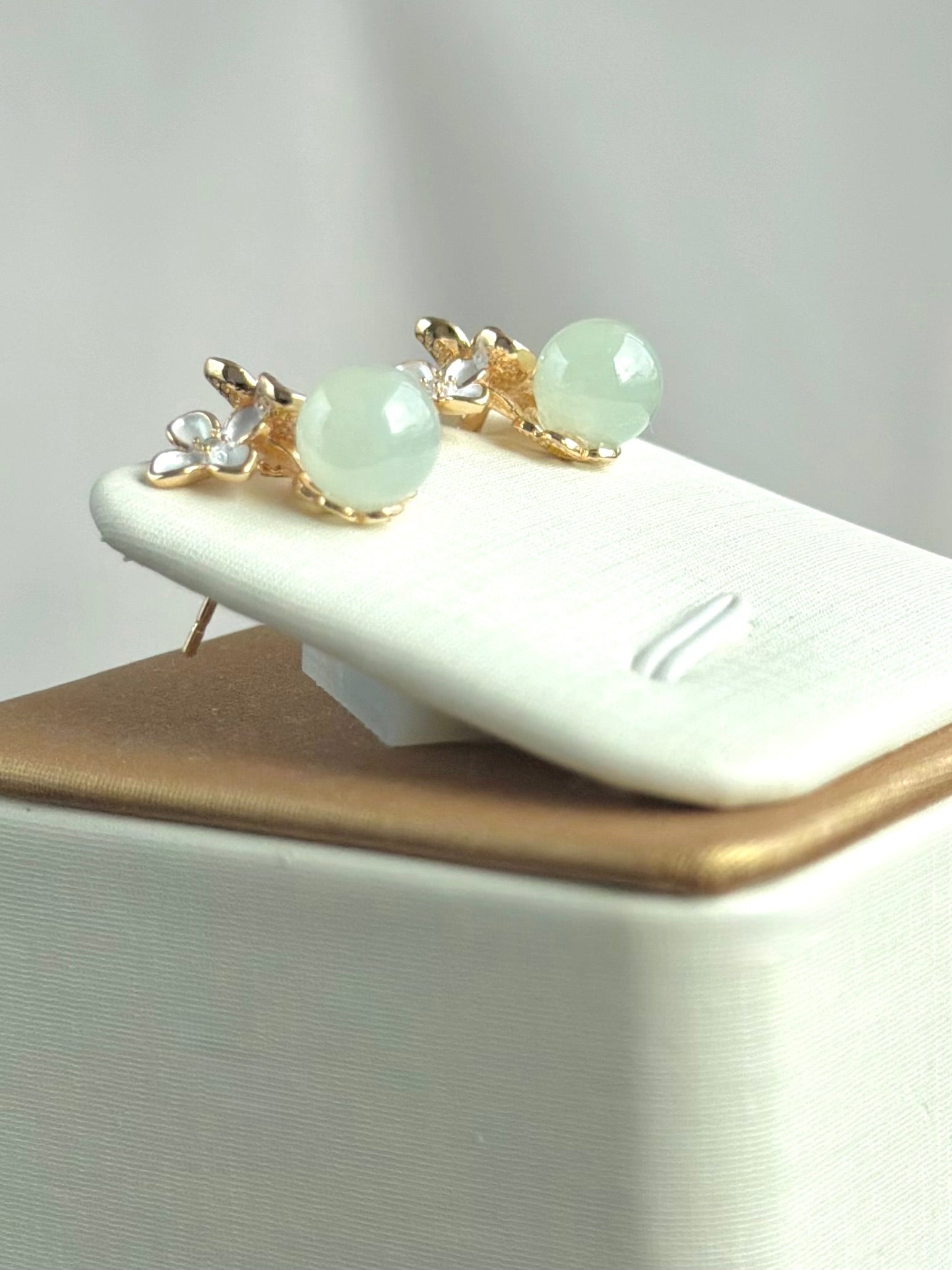 Moon-Kissed Bloom Earrings - Clear Stream 月吻花开 • 清溪