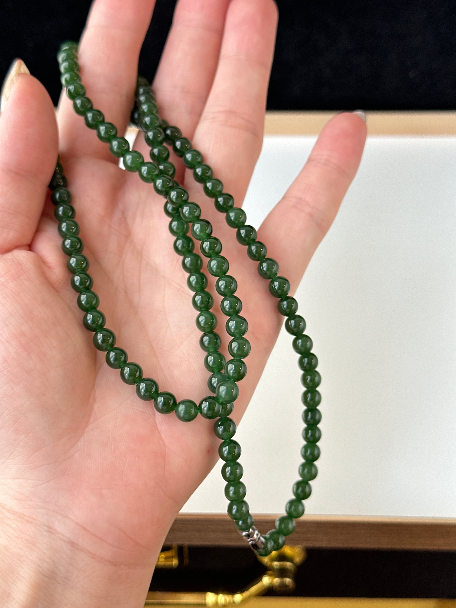 121183 Nephrite Jade Necklace 6mm 108 beads