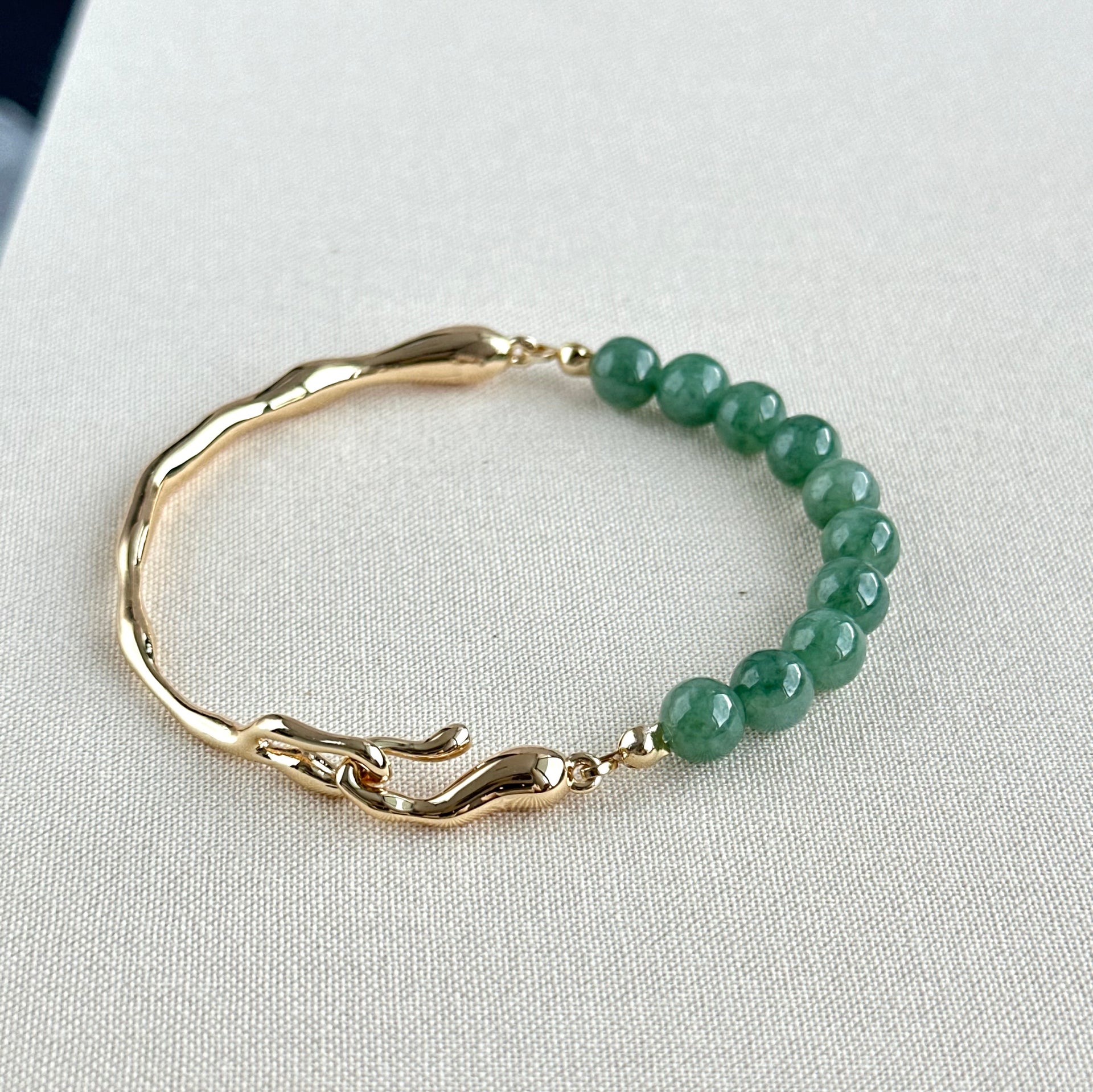 1212489 Jin Yu Jadeite Cuff Bracelet 金玉之环