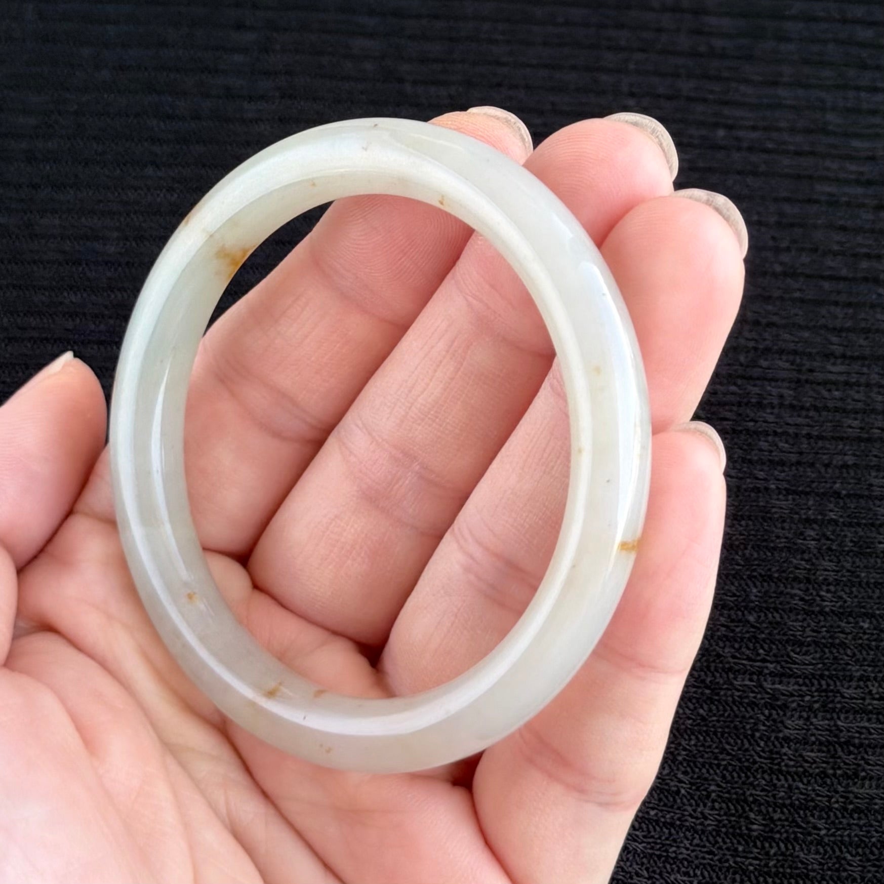 Golden Blossoms on First Snow Jadeite Bangle 54.6mm 雪里金桂