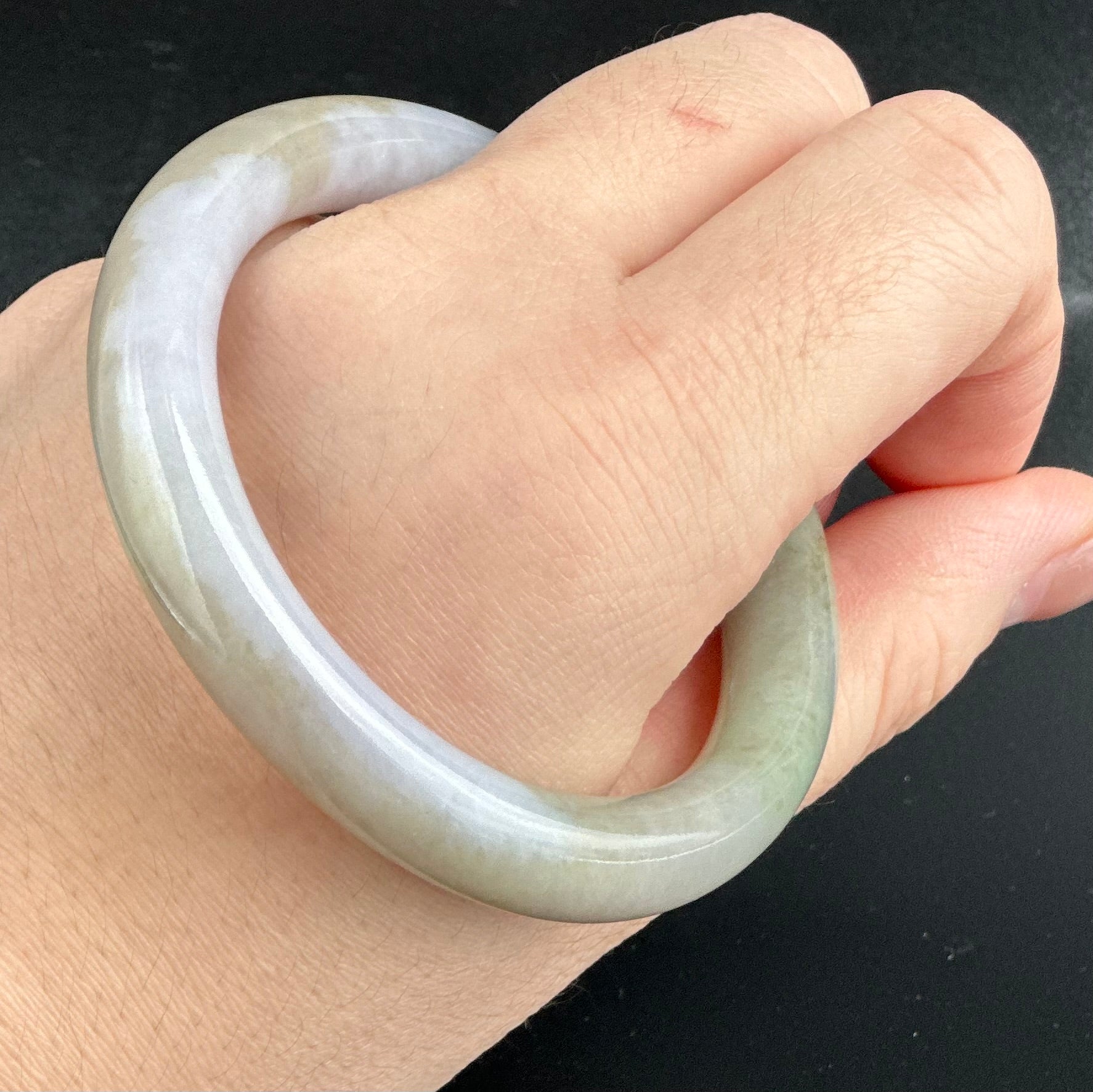 112855 55.0mm Rare Dual Tone Rounded Jade Bangle