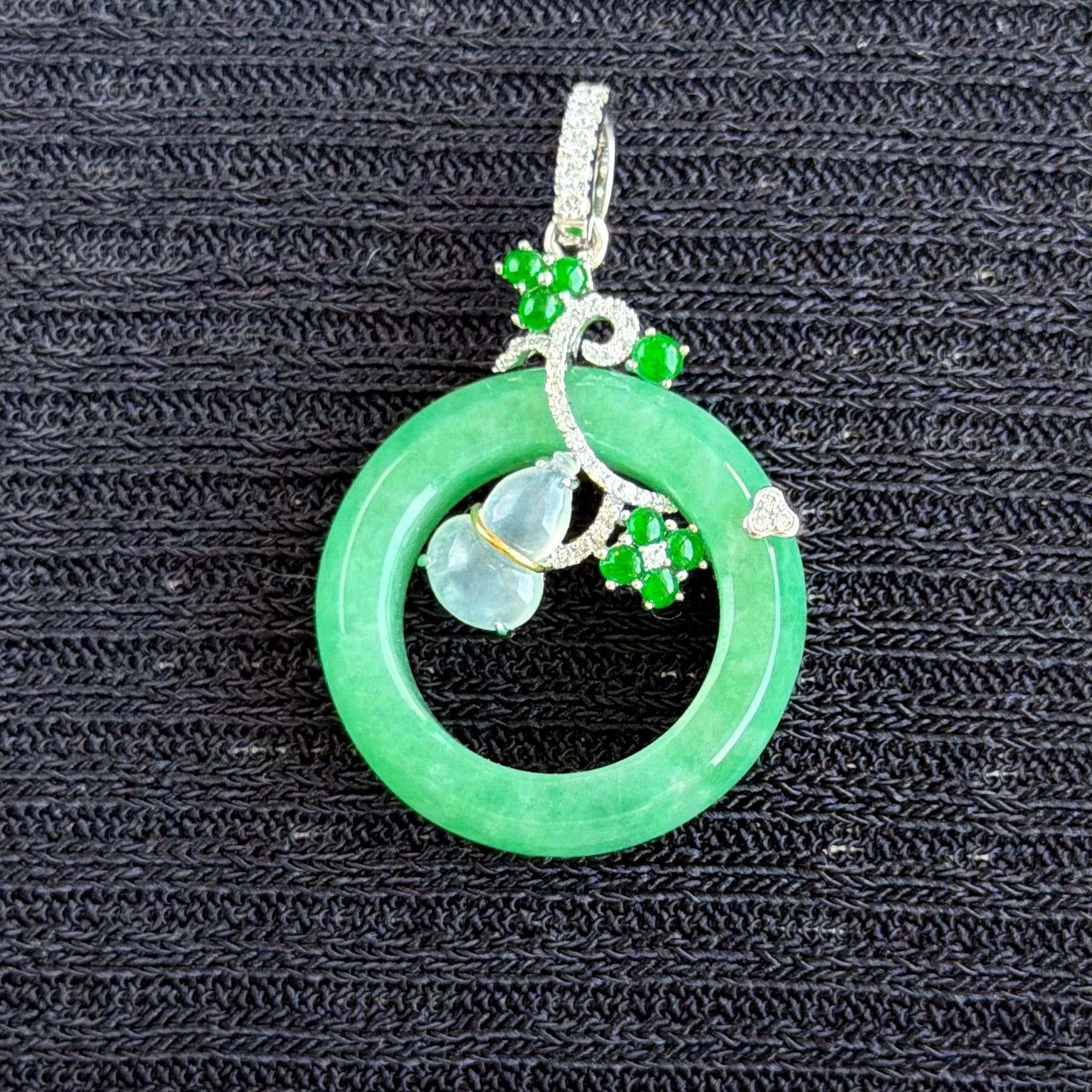 Radiance at the Moon-gate Jadeite Pendant 翠环抱月