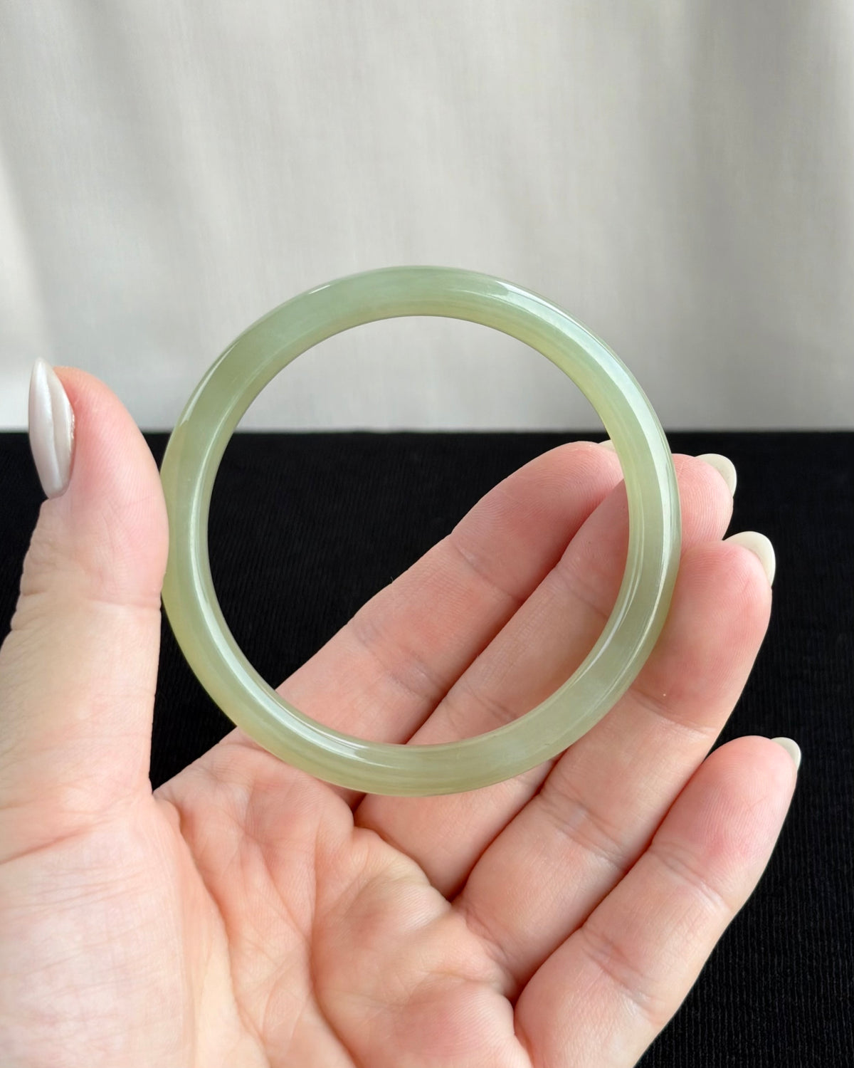 Morning Mist at Uji 57.9mm Nephrite Bangle 宇治晨雾