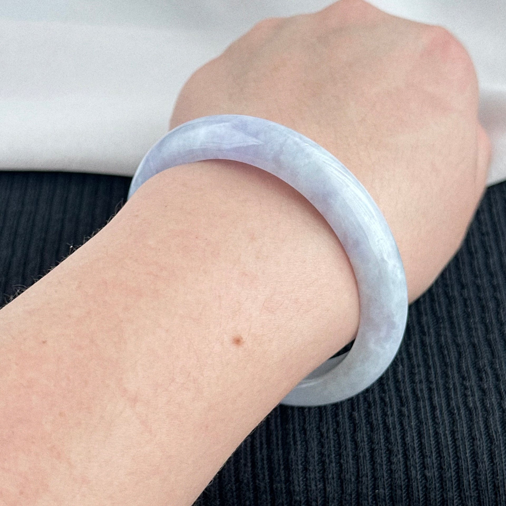 兰湖晓雾 Mist over Orchid Lake Jadeite Bangle 58.2mm