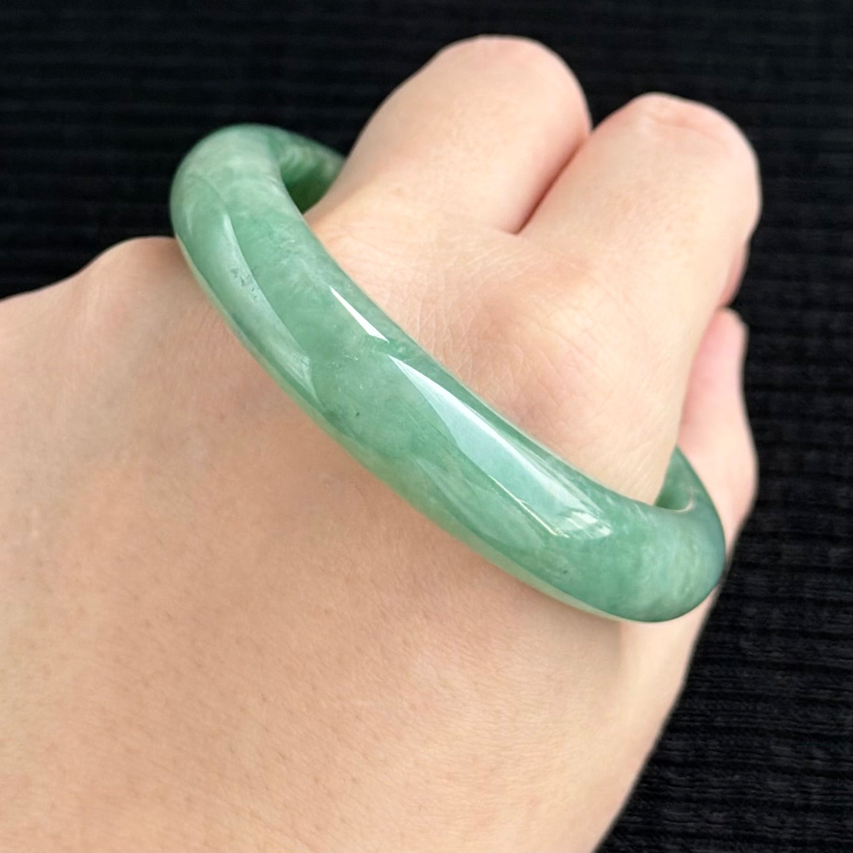 Spring Morning in Jiangnan Jadeite Bangle 55.3mm 江南春晓