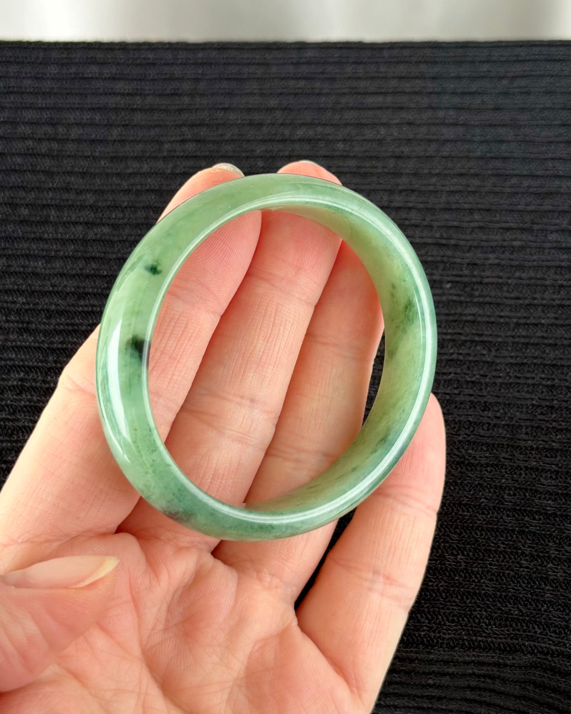 Emerald Bamboo Grove 53.4mm Oval Jadeite Bangle 翠竹深幽 (Preview)