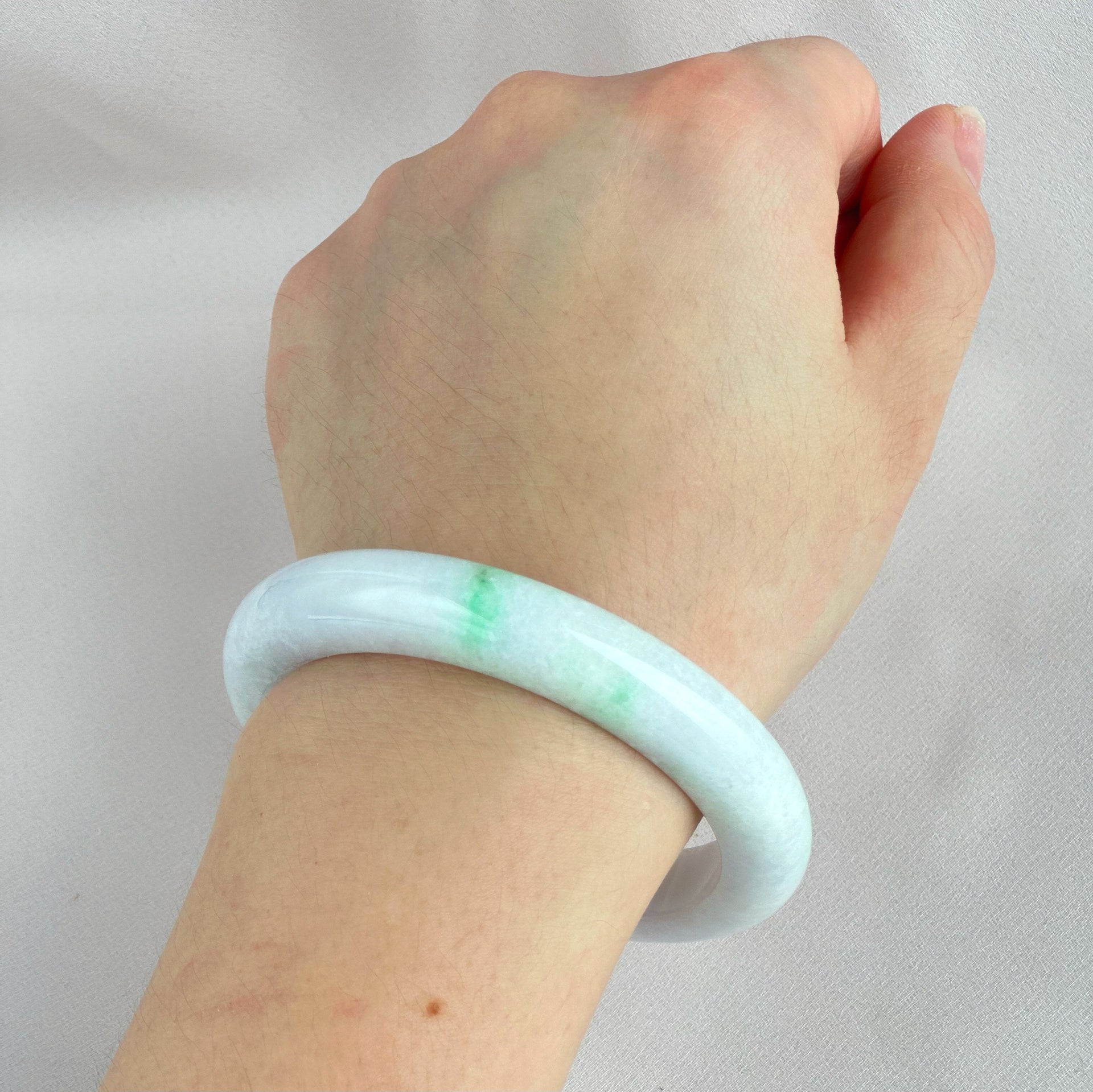 81761 60.6mm Colour of Spring Purple with Green Jadeite Bangle