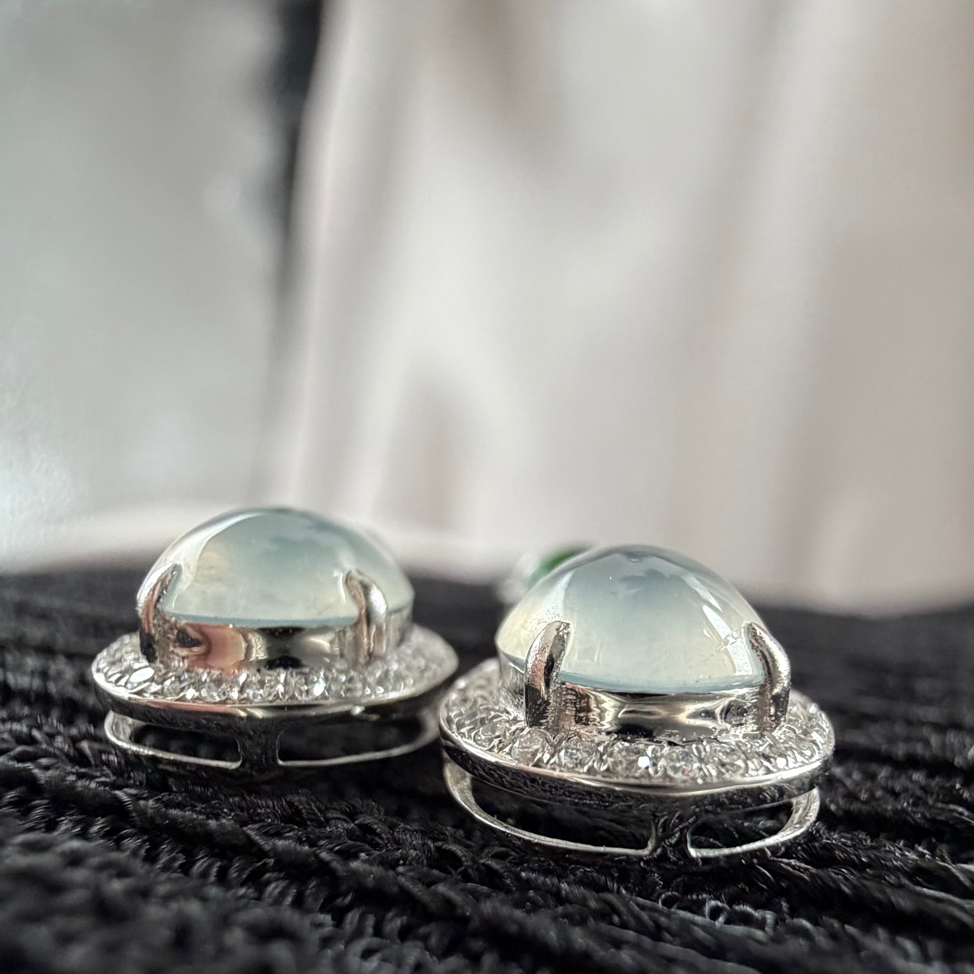 Moonlit Porcelain Jadeite Earrings 月映瓷光