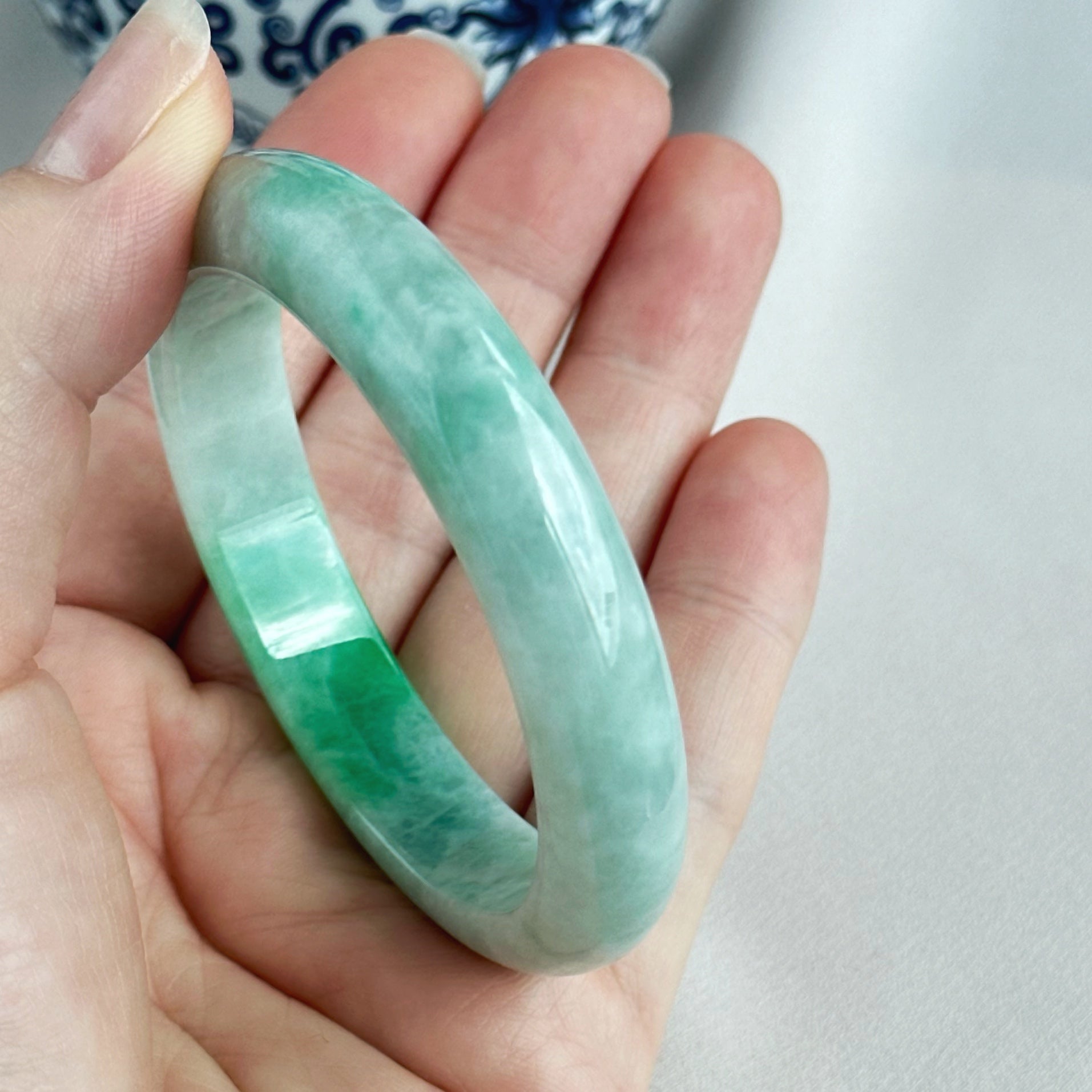 翠融初雪 Jade Meets First Snow Jadeite Bangle 55.4 mm