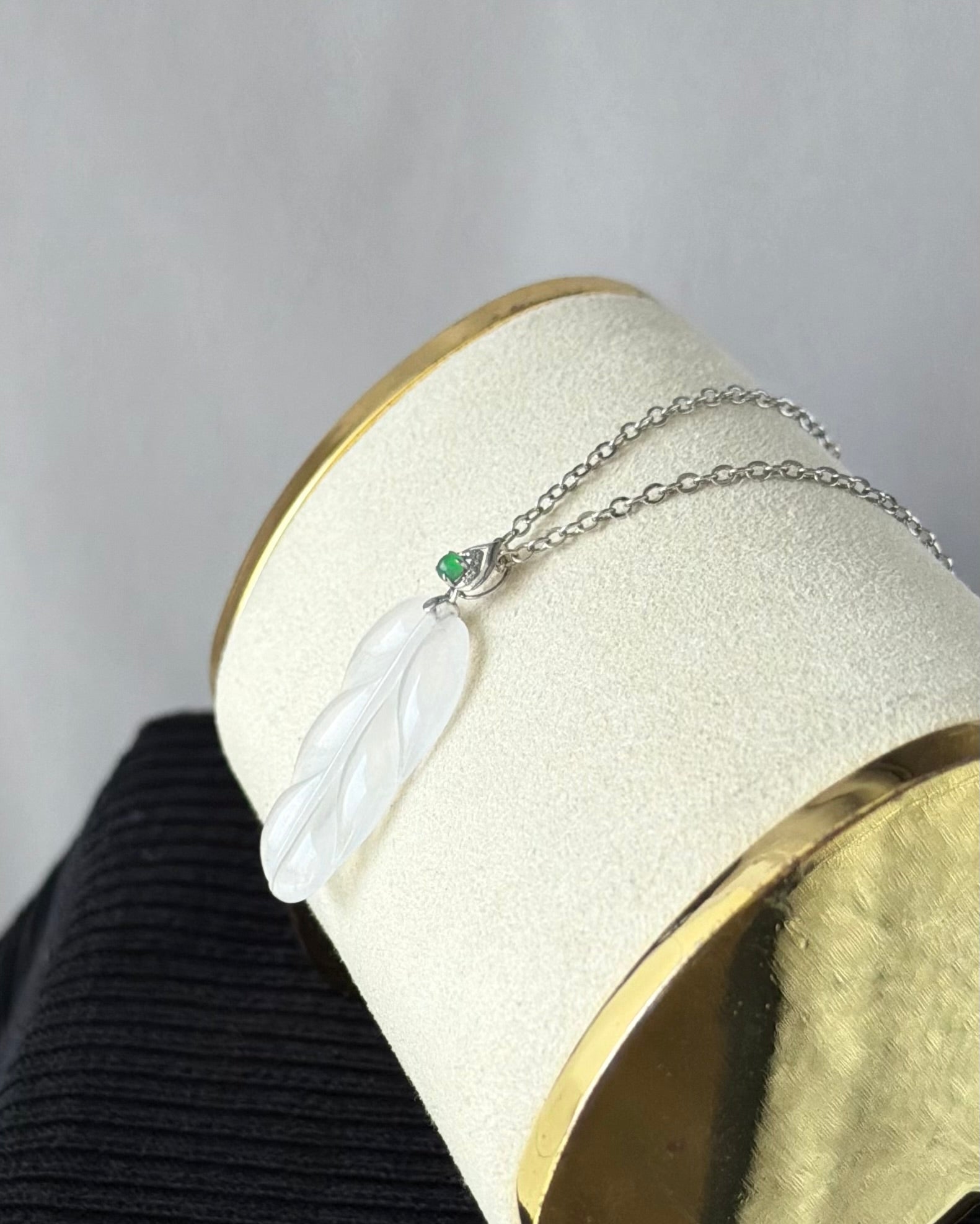 First Frost of Hokkaido Jade Pendant 北海道初雪 (Preview)