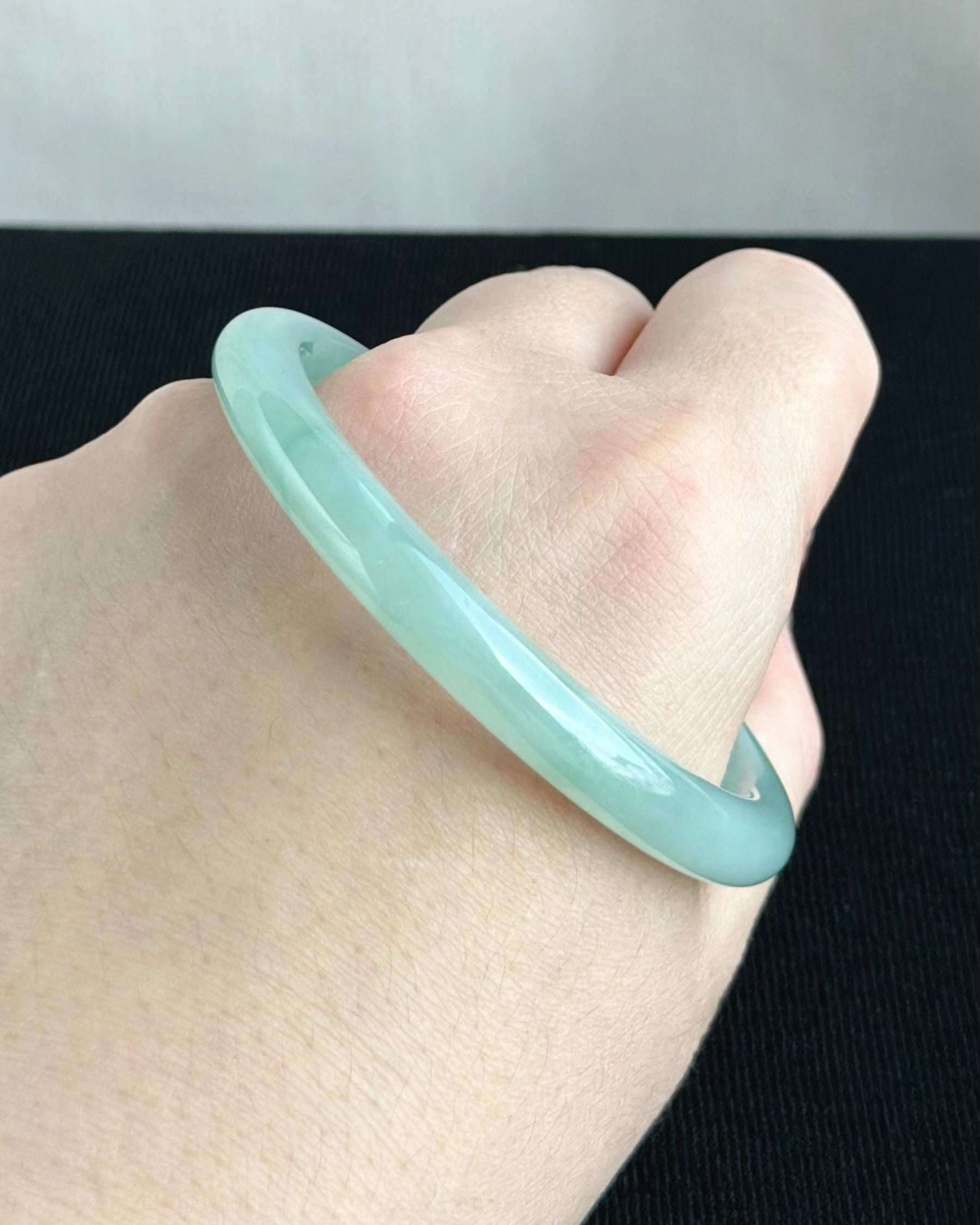 Mirror of the Sky 54.6mm Jadeite Bangle 天空之镜 (Preview)