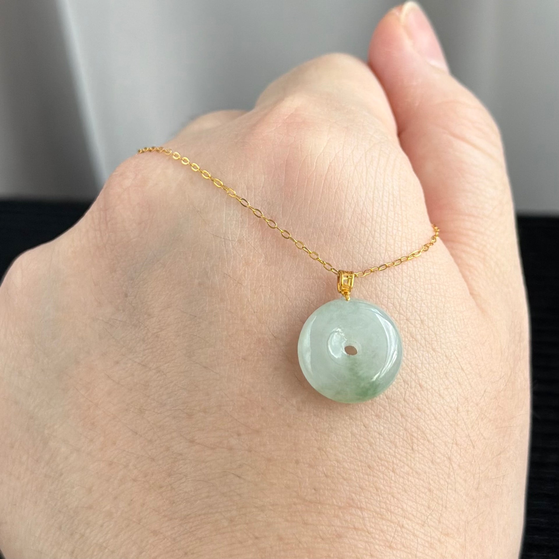 Glow Donut Pendant Collection 晶光平安扣