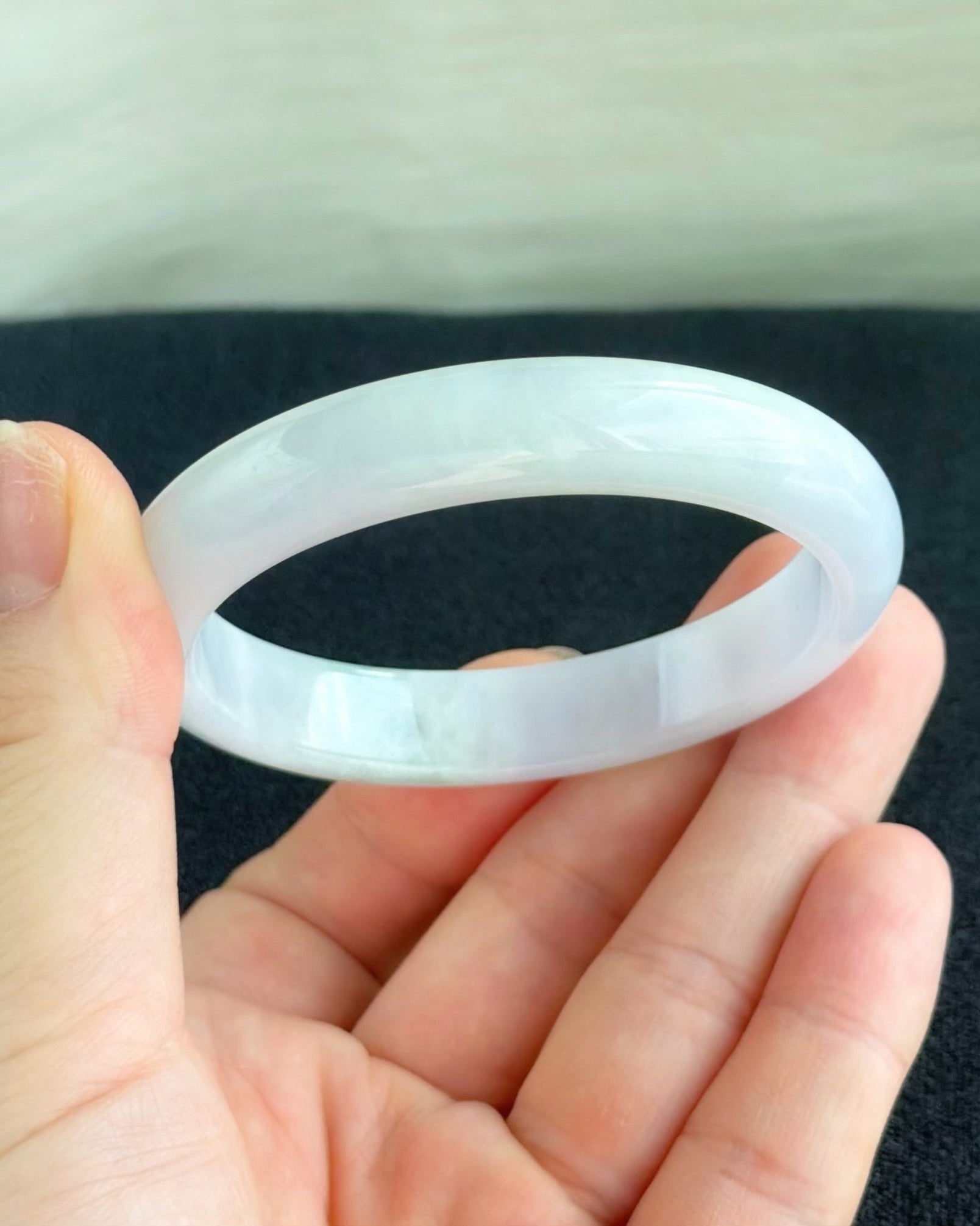 The Velvet Iris 57.8mm Jadeite Bangle 丝绒鸢尾 (Preview)