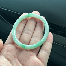 Load image into Gallery viewer, 53.0mm Glowmint Slim Cut Oval Rounded Jadeite Bangle
